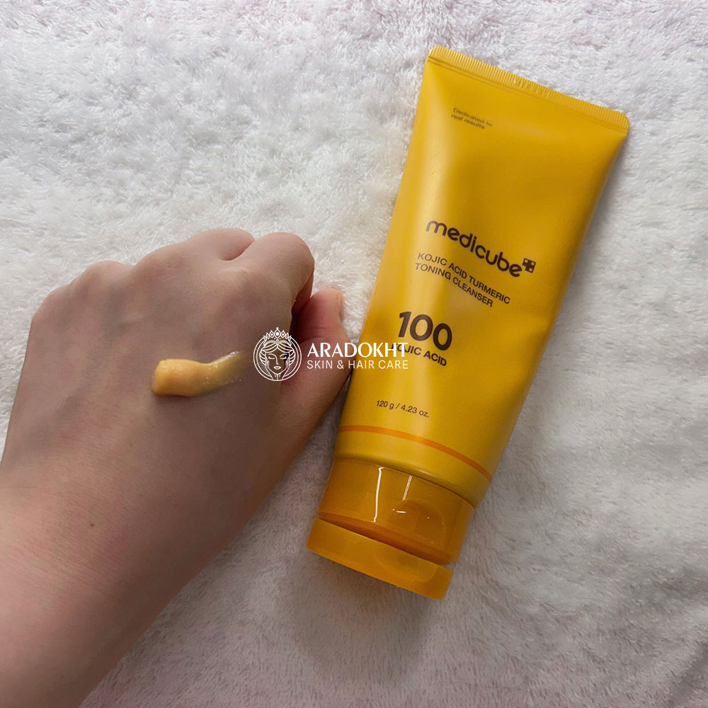 فوم شوینده کپسولی کوجیک اسید و زردچوبه مدی کیوب روشن کننده و تسکین دهنده پوست Medicube Kojic Acid Turmeric Toning Cleanser — تصویر ۳