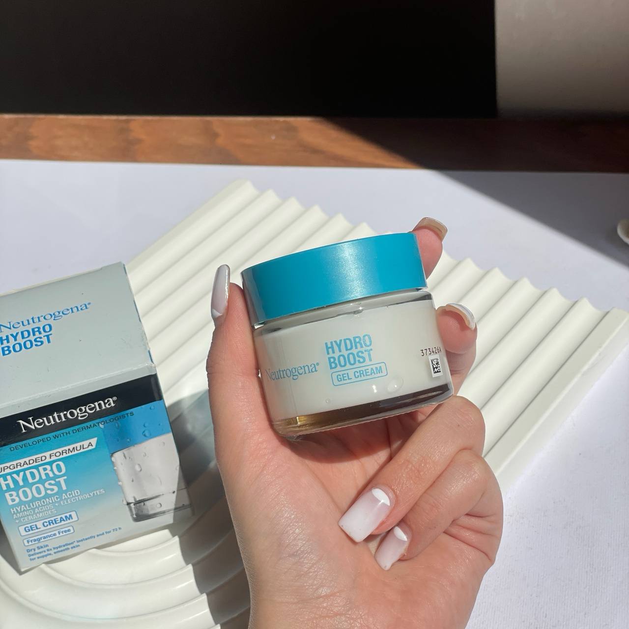 ژل کرم آبرسان هیدروبوست نوتروژینا Neutrogena Hydro Boost(اورجینال) — تصویر ۴