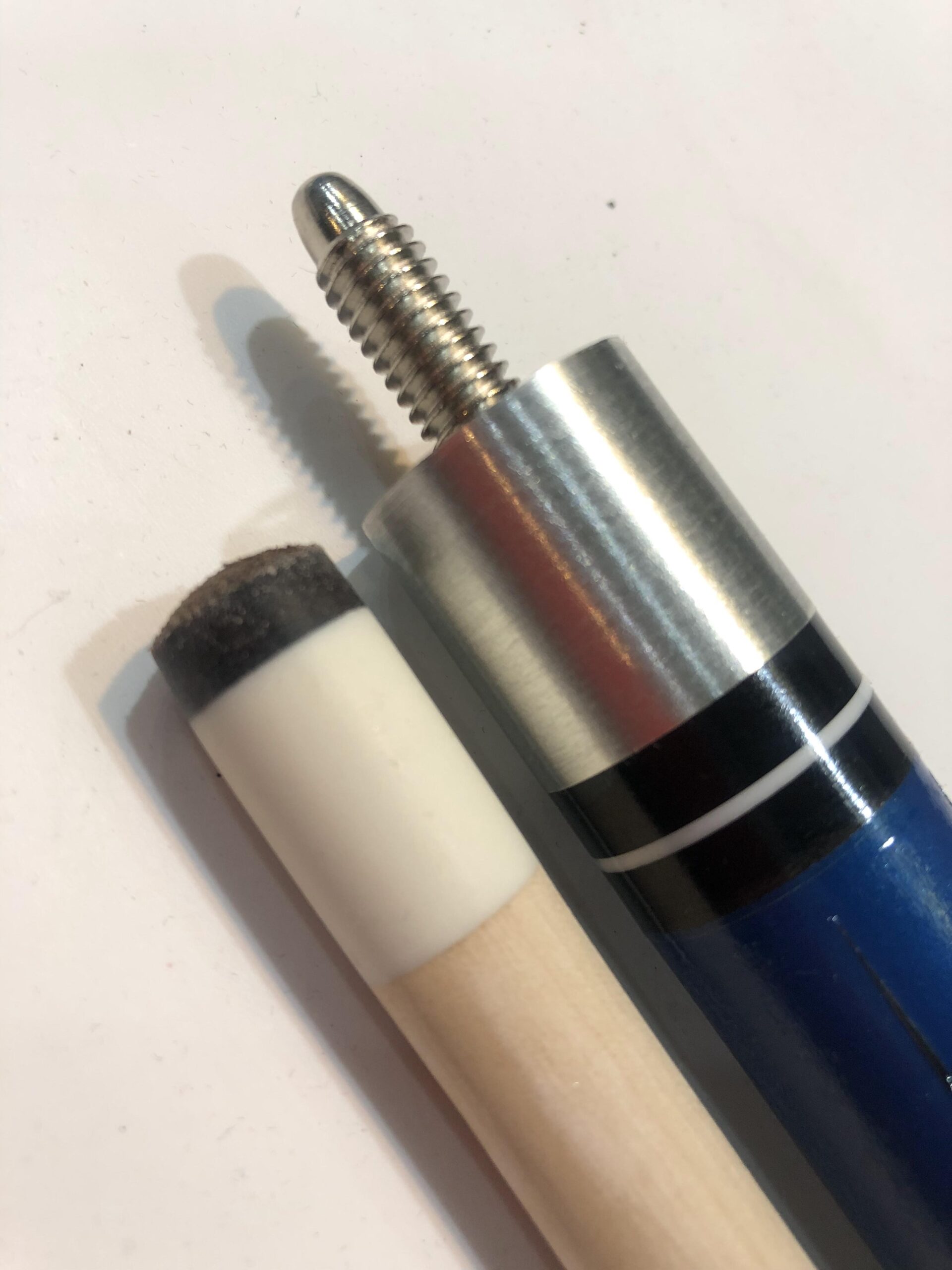 چوب بیلیارد دسته چرمی — تصویر ۳