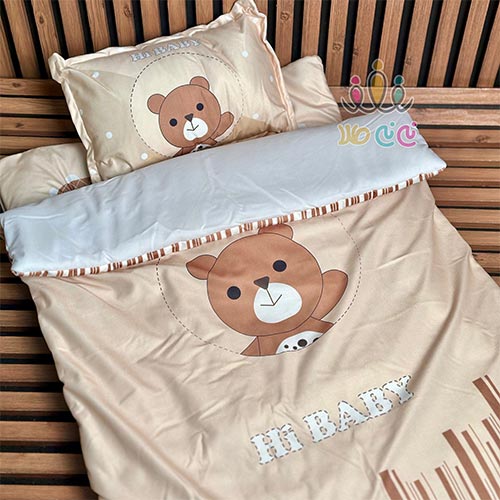 سرویس خواب مسافرتی نوزاد طرح Hi Baby کرمی — تصویر ۳