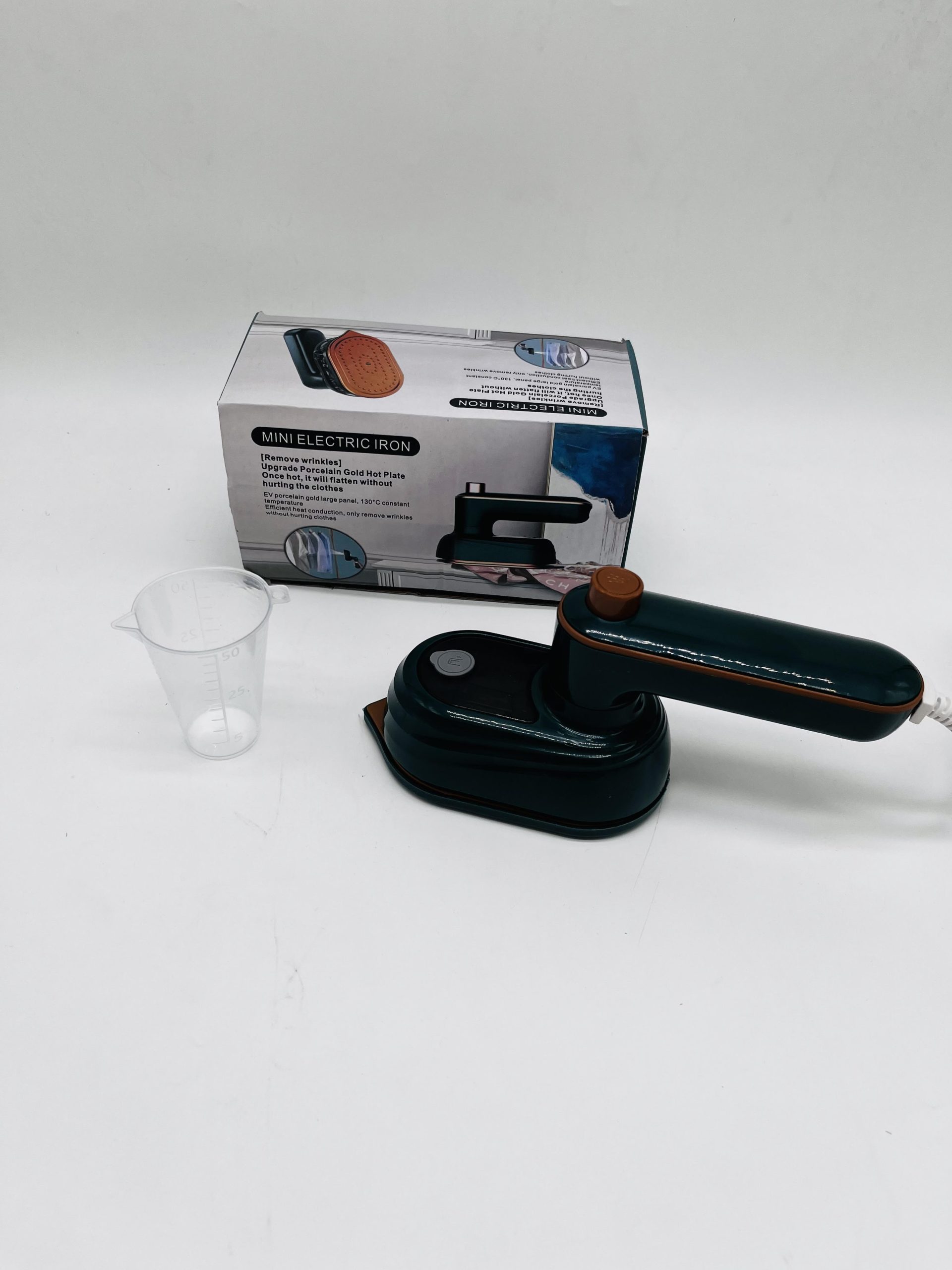 اتو مسافرتی مدل mini electric iron — تصویر ۴
