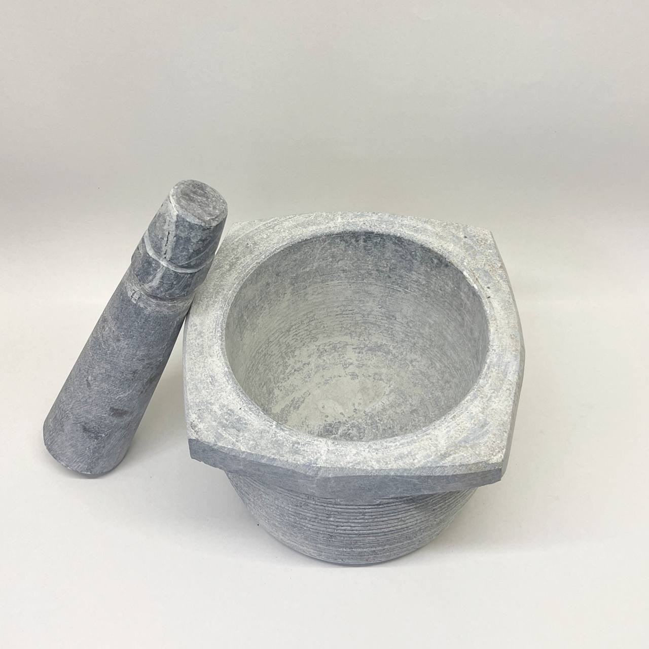 هاون سنگی طرح چهارگوشه مدل سنتی — تصویر ۴