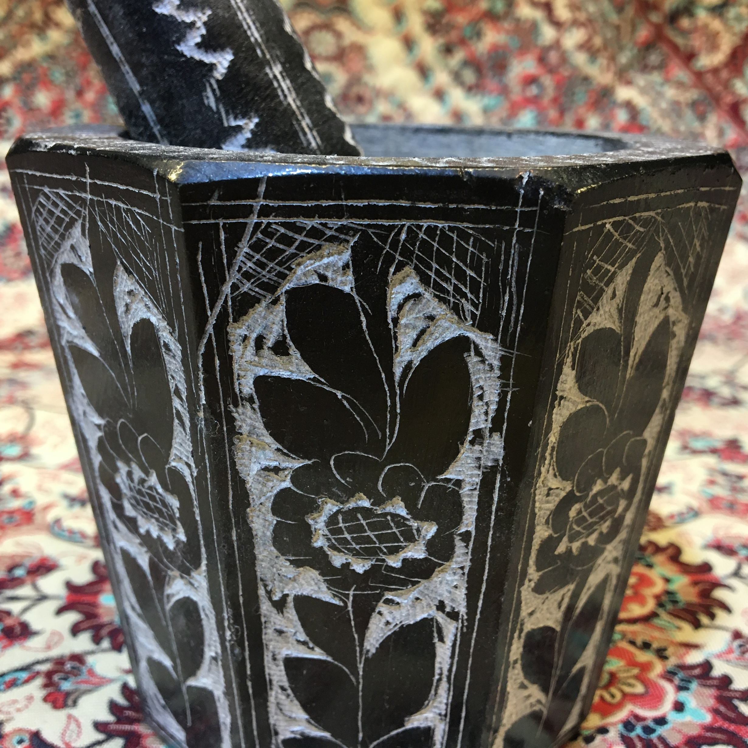 هاون سنگی طرح وجهی — تصویر ۶