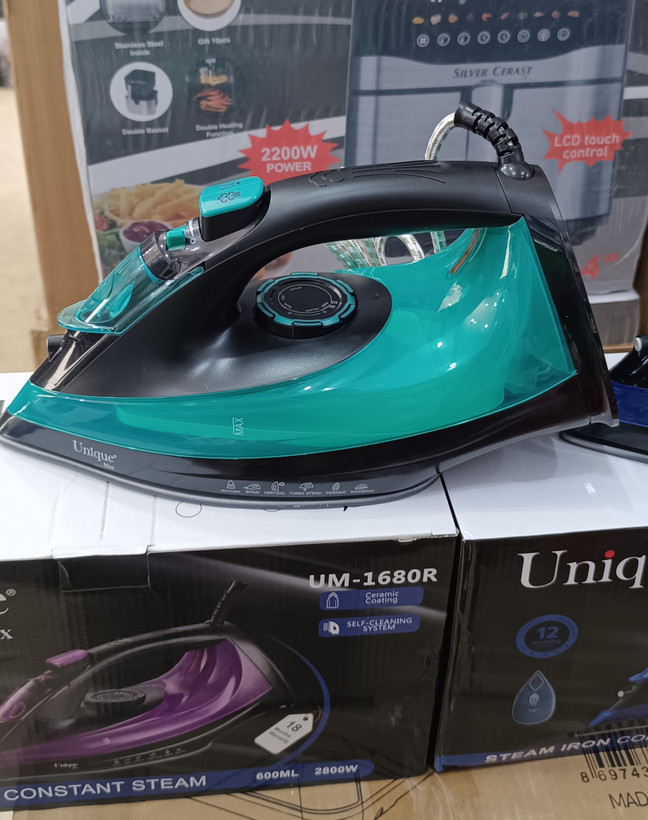 اتو بخار یونیک مدل UM1680R ظرفیت ۰.۶ لیتر — تصویر ۷