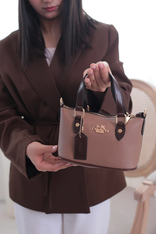 کیف دوشی زنانه چرم صنعتی مدل پ مینی کوچ 417 — تصویر ۳