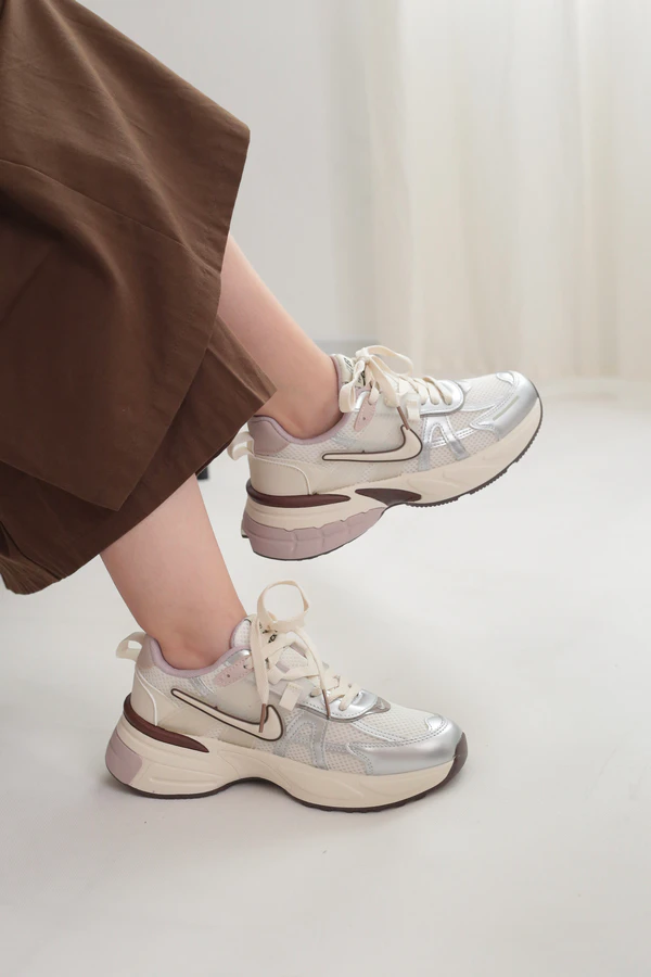 کتونی اسپرت زنانه نایکی وی تو کی Nike V2K وارداتی | کد M13456 — تصویر ۴