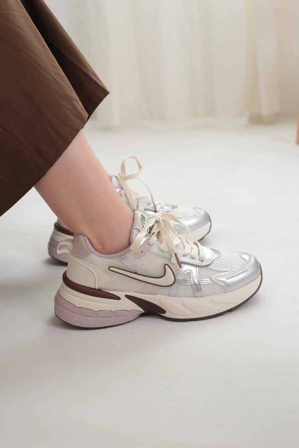 کتونی اسپرت زنانه نایکی وی تو کی Nike V2K وارداتی | کد M13456 — تصویر ۶