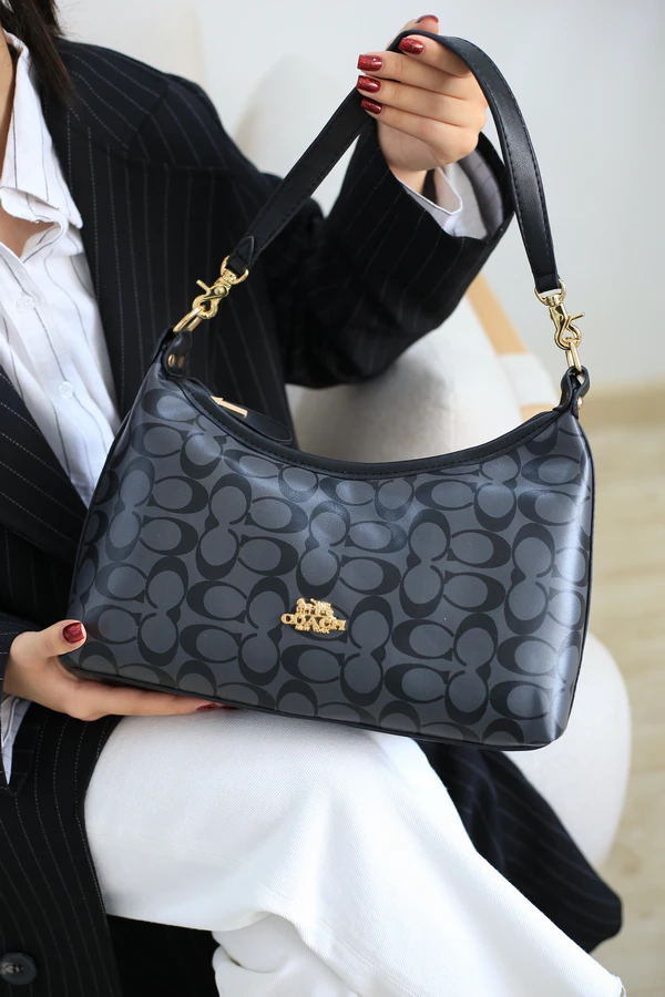 کیف دوشی زنانه چرم صنعتی مدل کوچ 461 — تصویر ۷