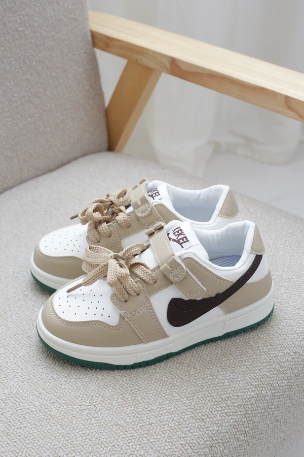 کتونی اسپرت بچگانه ایر جوردن نایکی Nike Air jordan وارداتی | کد A8264 (از سایز 32 تا 37)