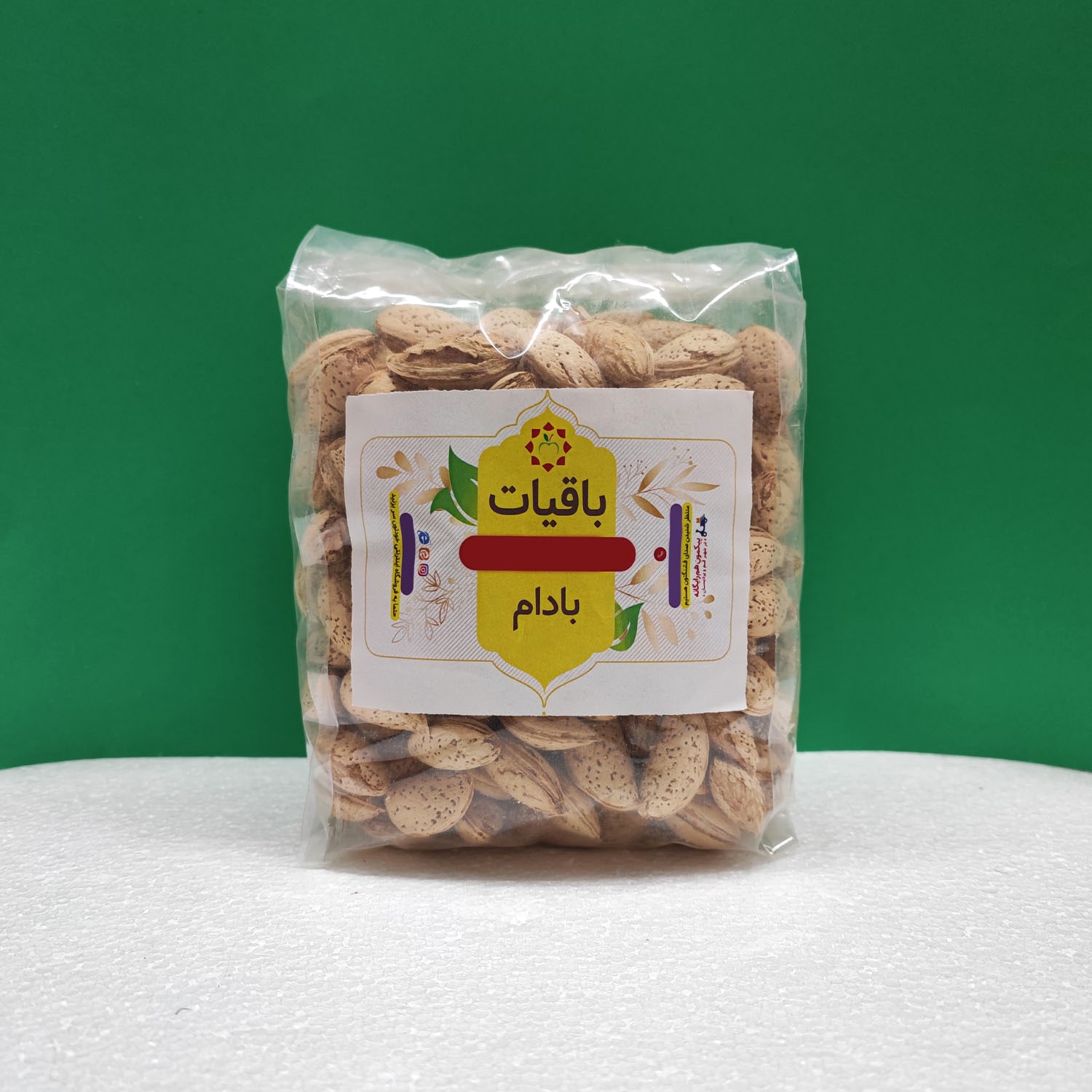 بادام پوست کاغذی نیم کیلوئی