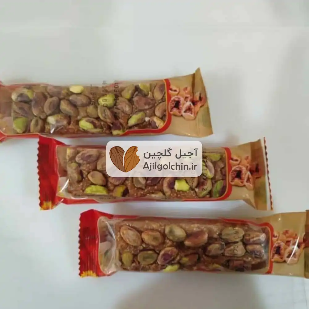 پروتئین بار انجیر با تزیین پسته — تصویر ۲