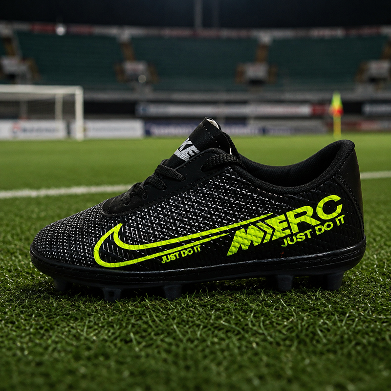 کتونی ورزشی استوک دار پسرانه و مردانه مدل نایک (nike)| سایز36-45| رنگ مشکی | فوتبال چمنی| دوردوخت