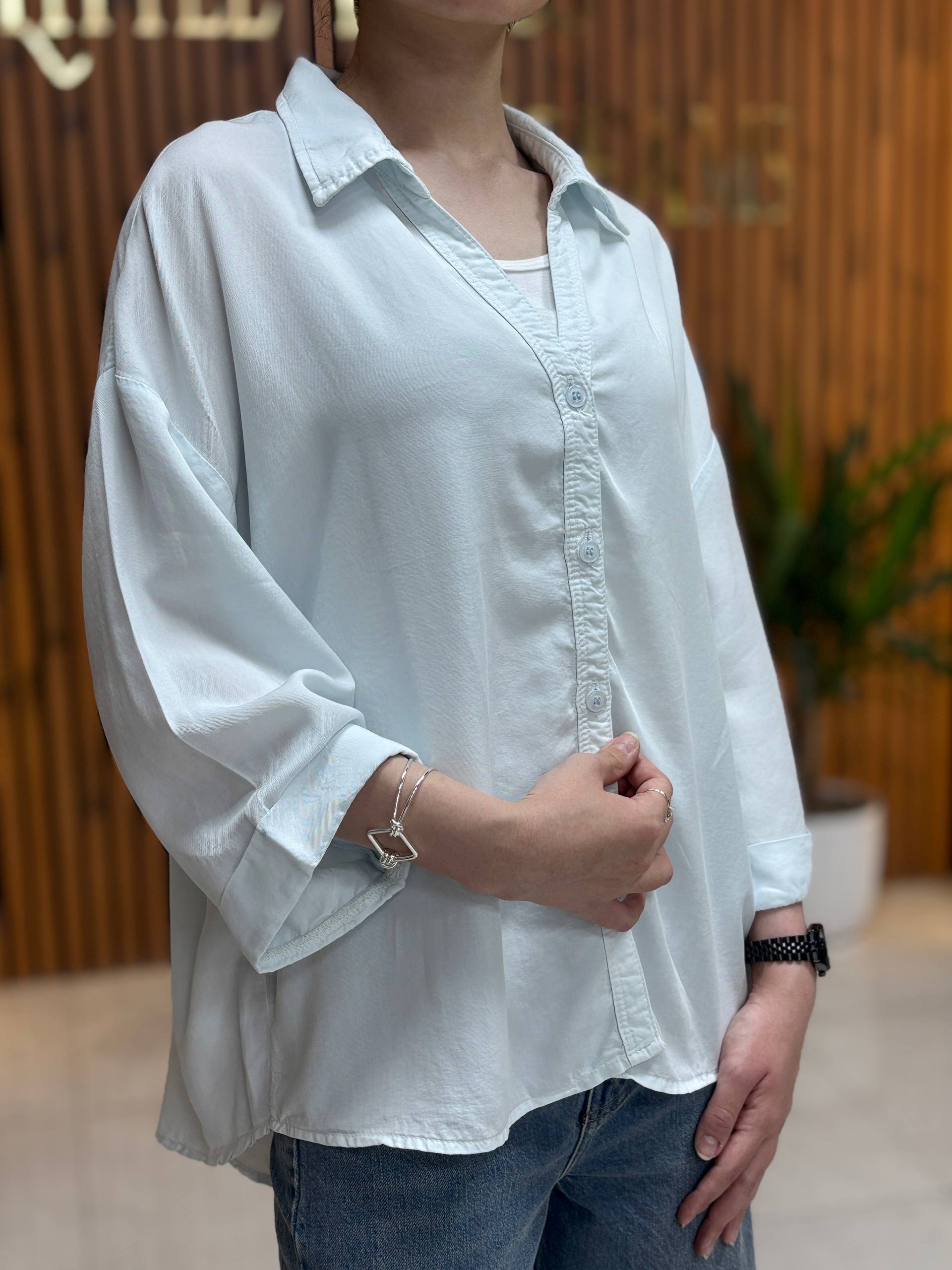 شومیز سیلک آبی زنانه — تصویر ۵