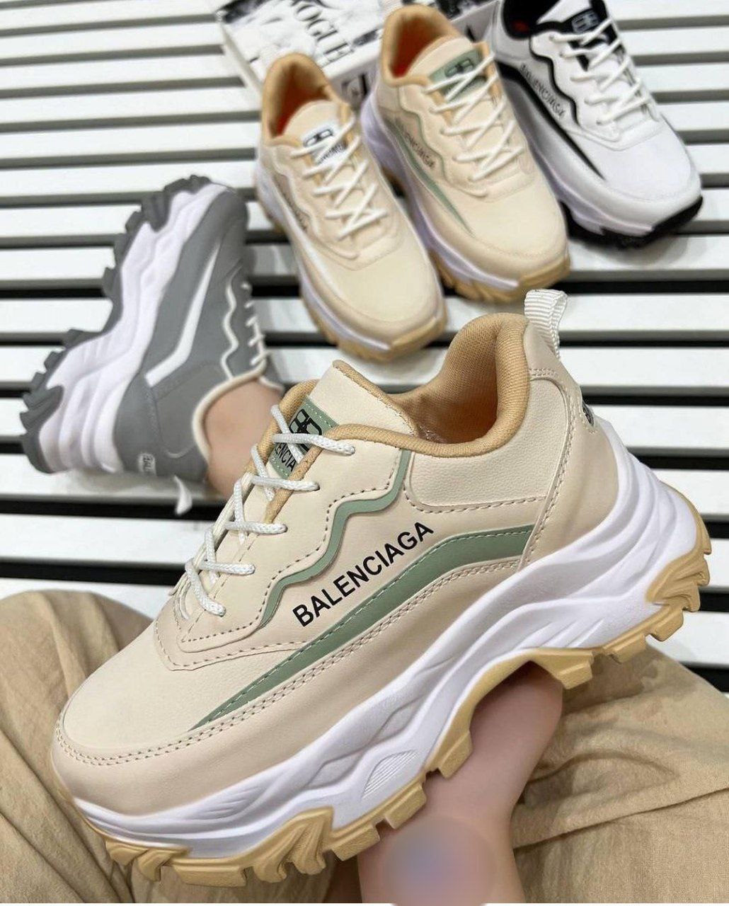 کفش زنانه اسپرت لژبلند new balance — تصویر ۳