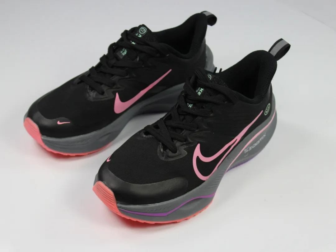 کتونی زنانه نایک زوم ایکس |Nike Zoom X — تصویر ۴