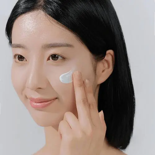 ضد آفتاب سنتلا اسکین ۱۰۰۴ skin هیالو سیکا — تصویر ۳