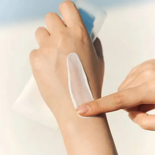 ضد آفتاب سنتلا اسکین ۱۰۰۴ skin هیالو سیکا — تصویر ۴