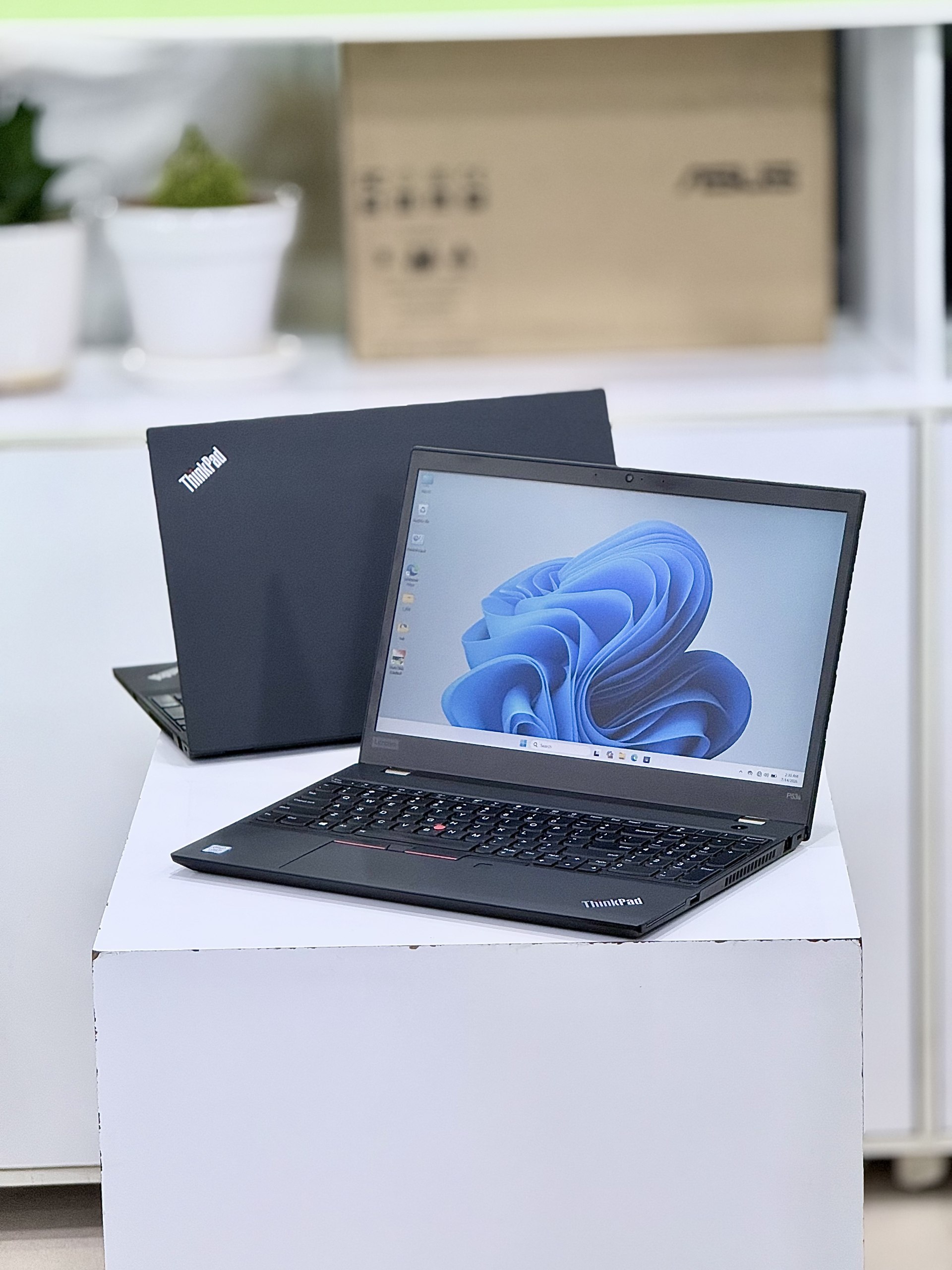 لپ تاپ Lenovo ThinkPad P53s مدل Core i7-8565U رم 8GB حافظه 512GB SSD