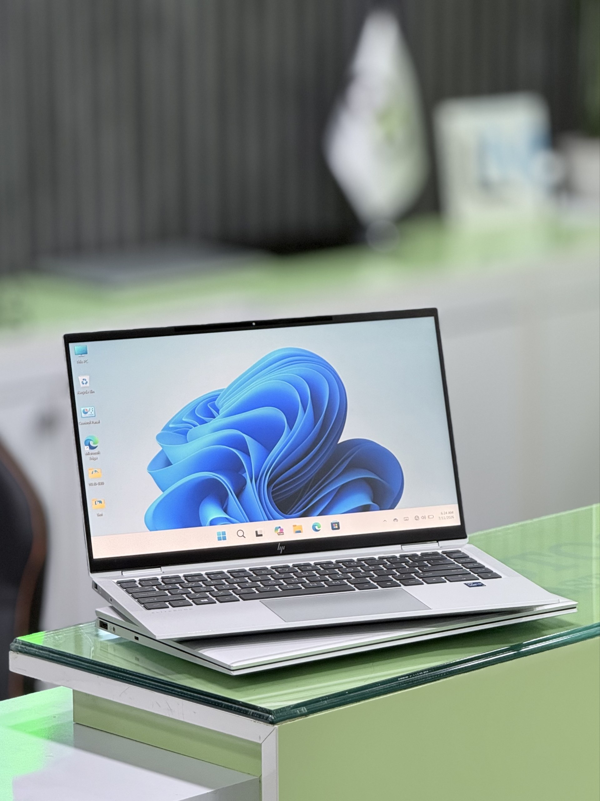 لپ تاپ HP EliteBook 1040 G8 | Core i7-1185G7 | رم 32GB | SSD 512GB | صفحه لمسی X360