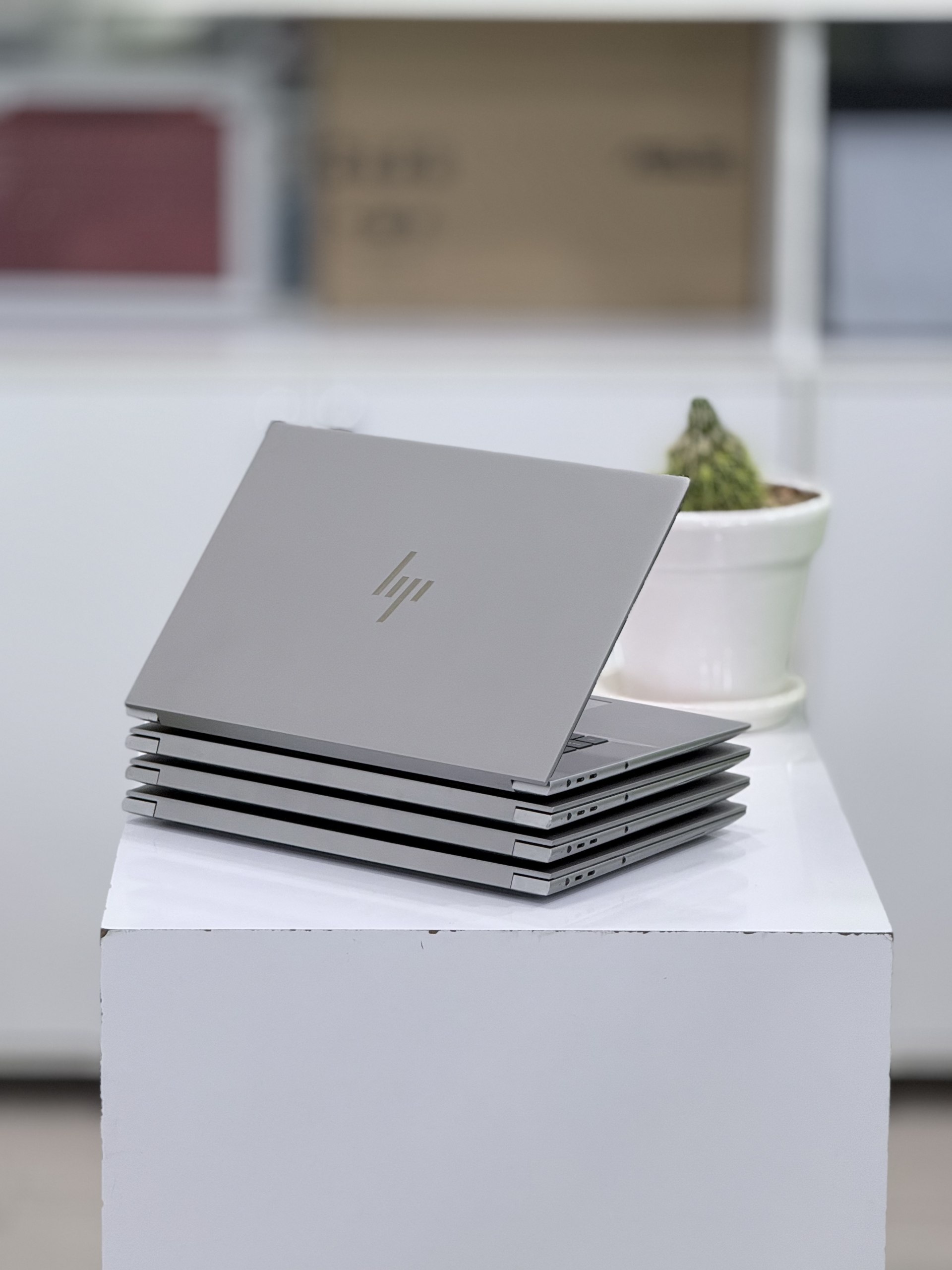 لپ‌تاپ HP ZBook Studio 16 G10 | Core i9-13900H | رم 16 گیگ | SSD 512 گیگ | RTX A1000 6GB | نمایشگر 16 اینچ 4K لمسی