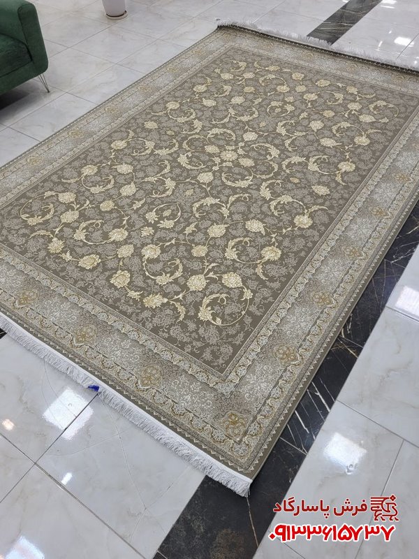 فرش نسکافه ای طلایی 700 شانه گل برجسته طرح ملک