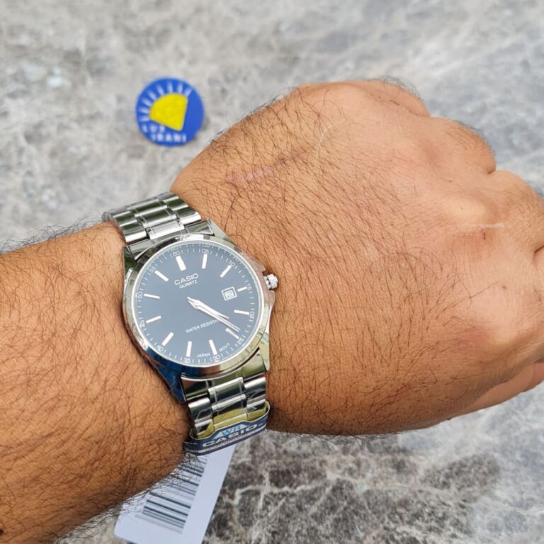 ساعت مردانه کاسیو کد 5601 نقره ای صفحه مشکی — تصویر ۷