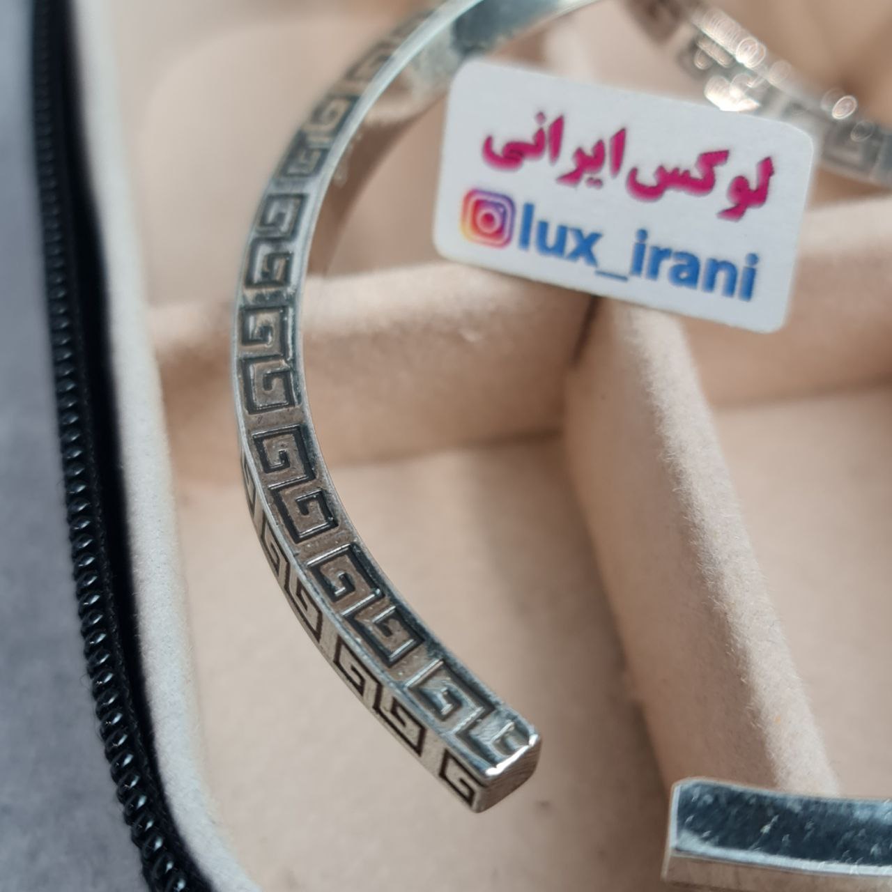 دستبند خلخال پیچی ورساچه — تصویر ۴