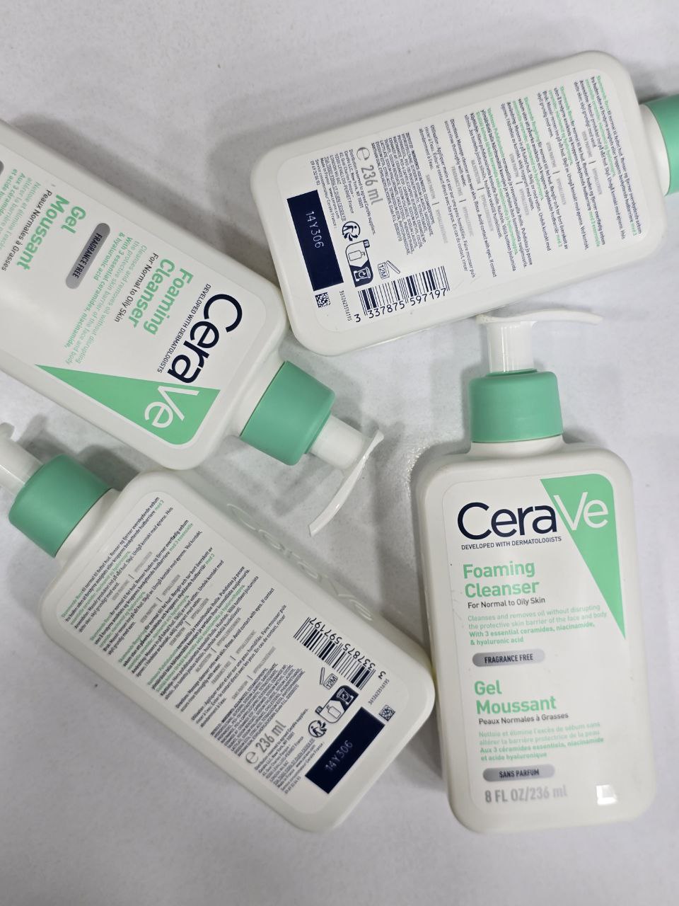 فوم شستشو آبرسان پوست چرب تا نرمال سراوی Cerave Foaming Cleanser — تصویر ۳