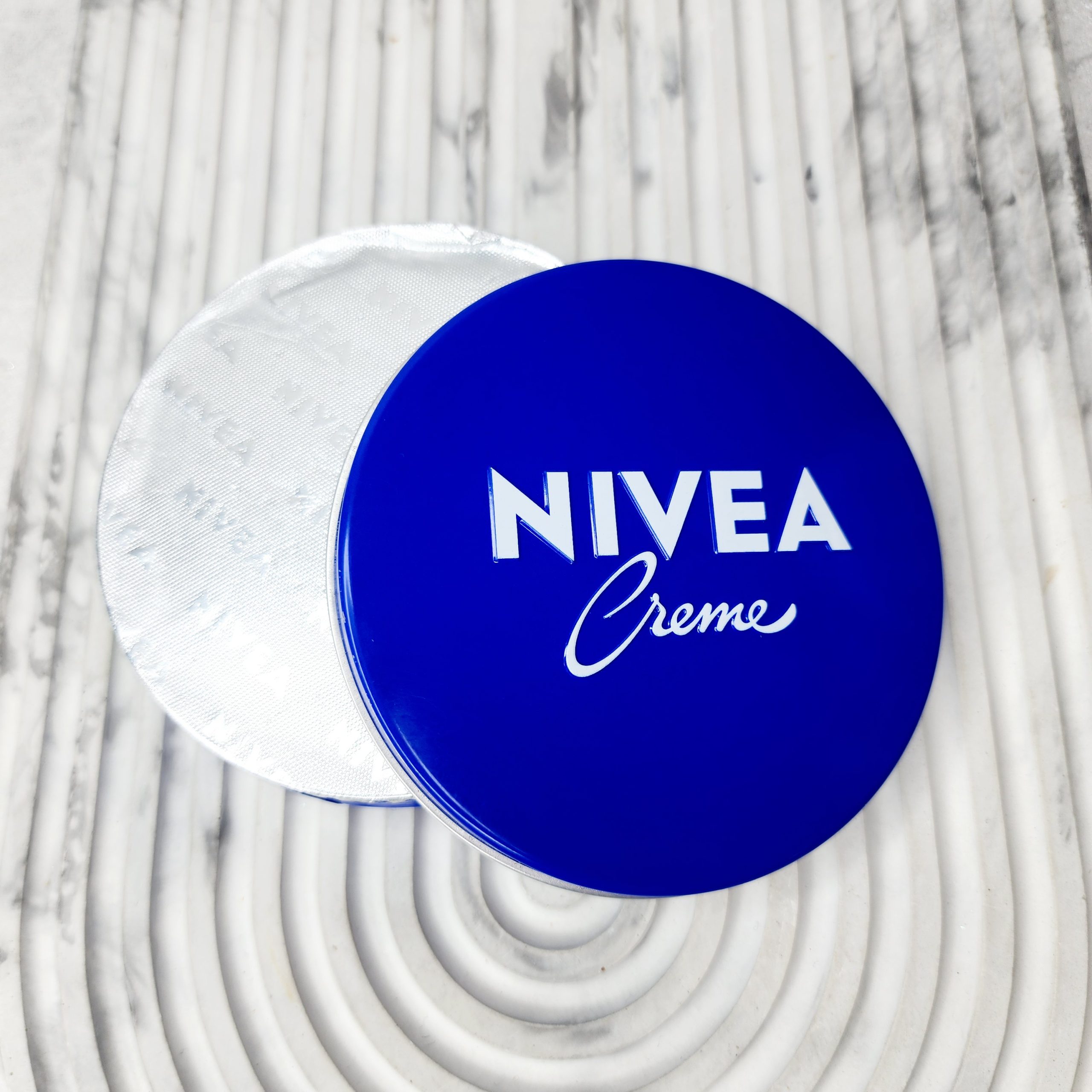 کرم مرطوب کننده نیوا NIVEA مدل کاسه ای — تصویر ۴