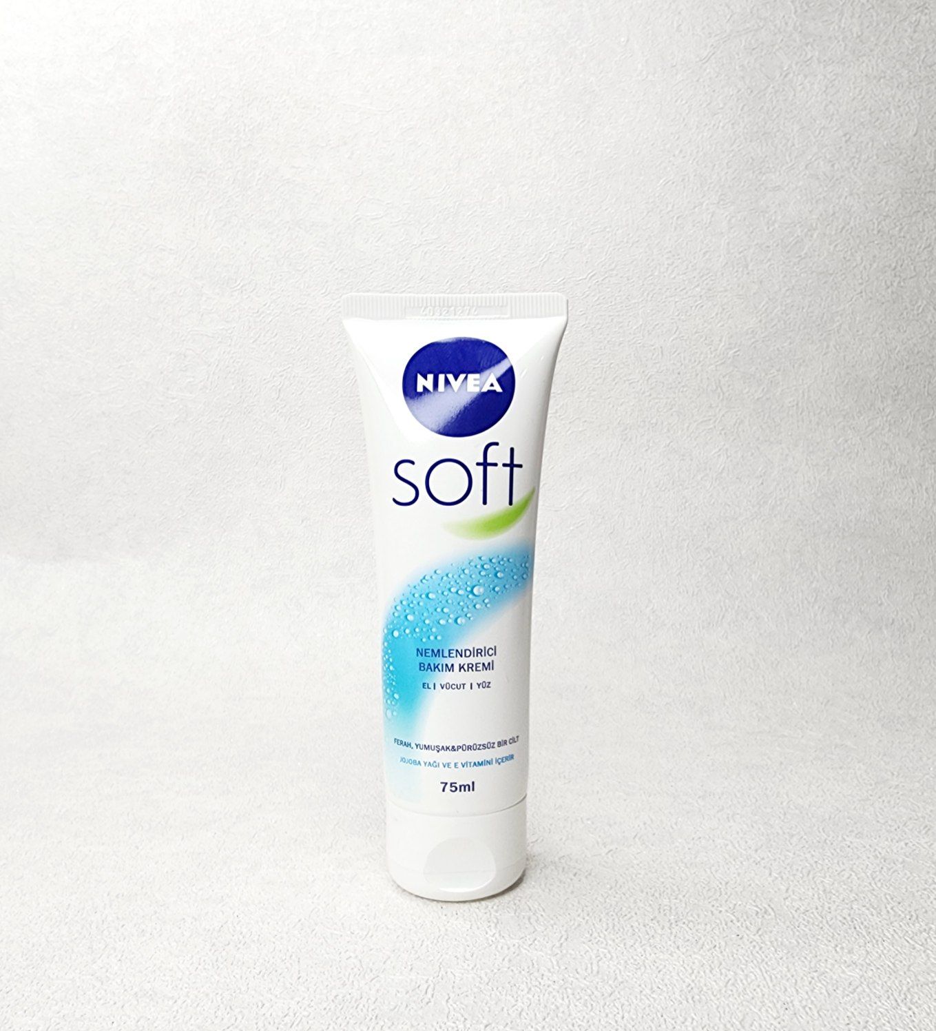 کرم مرطوب کننده تیوپی سافت نیوآ Nivea Soft — تصویر ۲