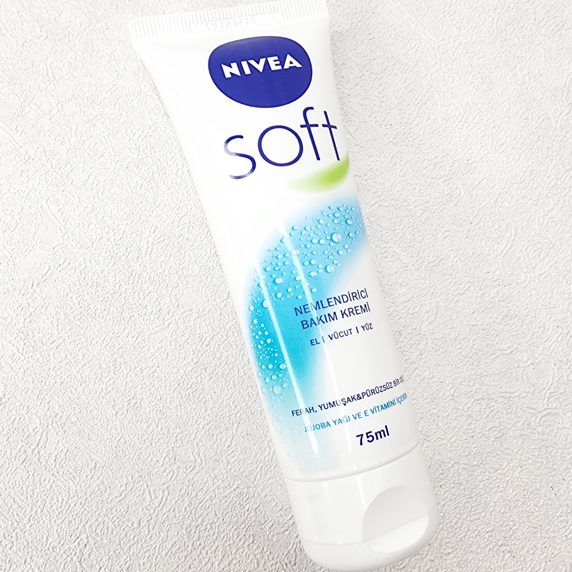 کرم مرطوب کننده تیوپی سافت نیوآ Nivea Soft — تصویر ۳