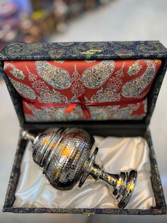 شکلات خوری مسی چکشی آب کروم زنجان همراه با جعبه ترمه