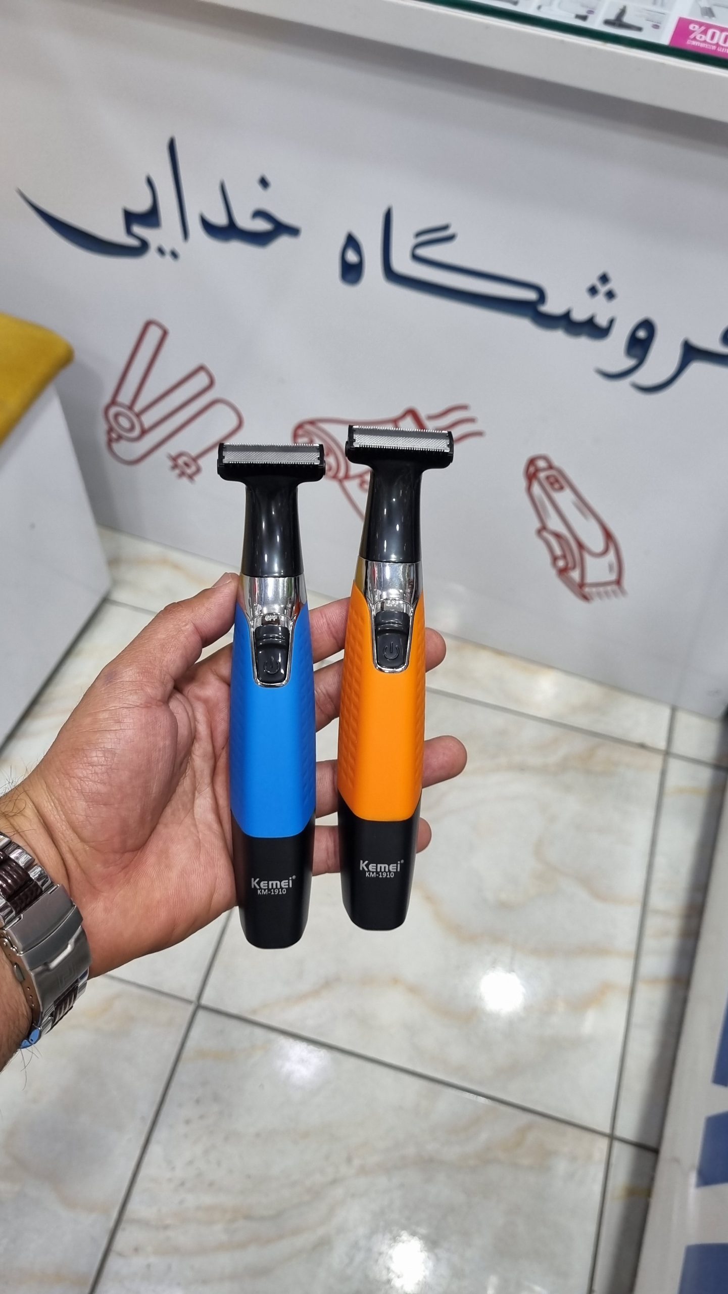 ماشین اصلاح کیمی مدل KM-1910 ضد آب با تیغه استیل و برش مستقیم — تصویر ۶