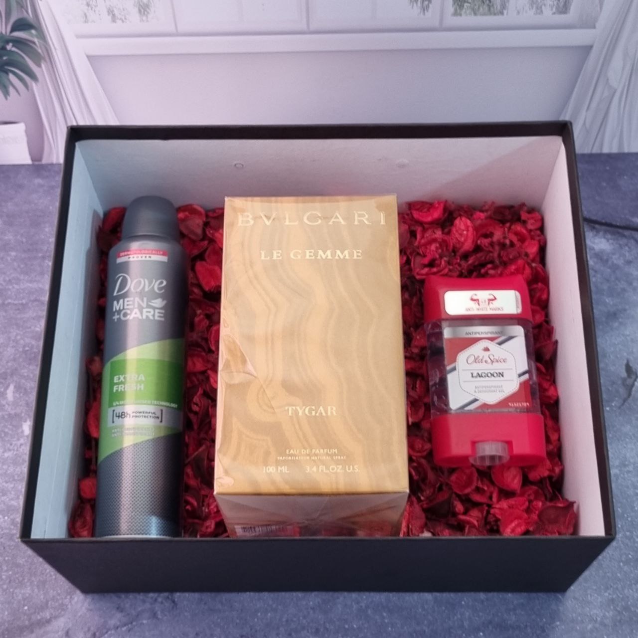 پک هدیه مردانه کد14 | عطر بولگاری تایگار + اسپری داو + مام اولد اسپایس — تصویر ۳