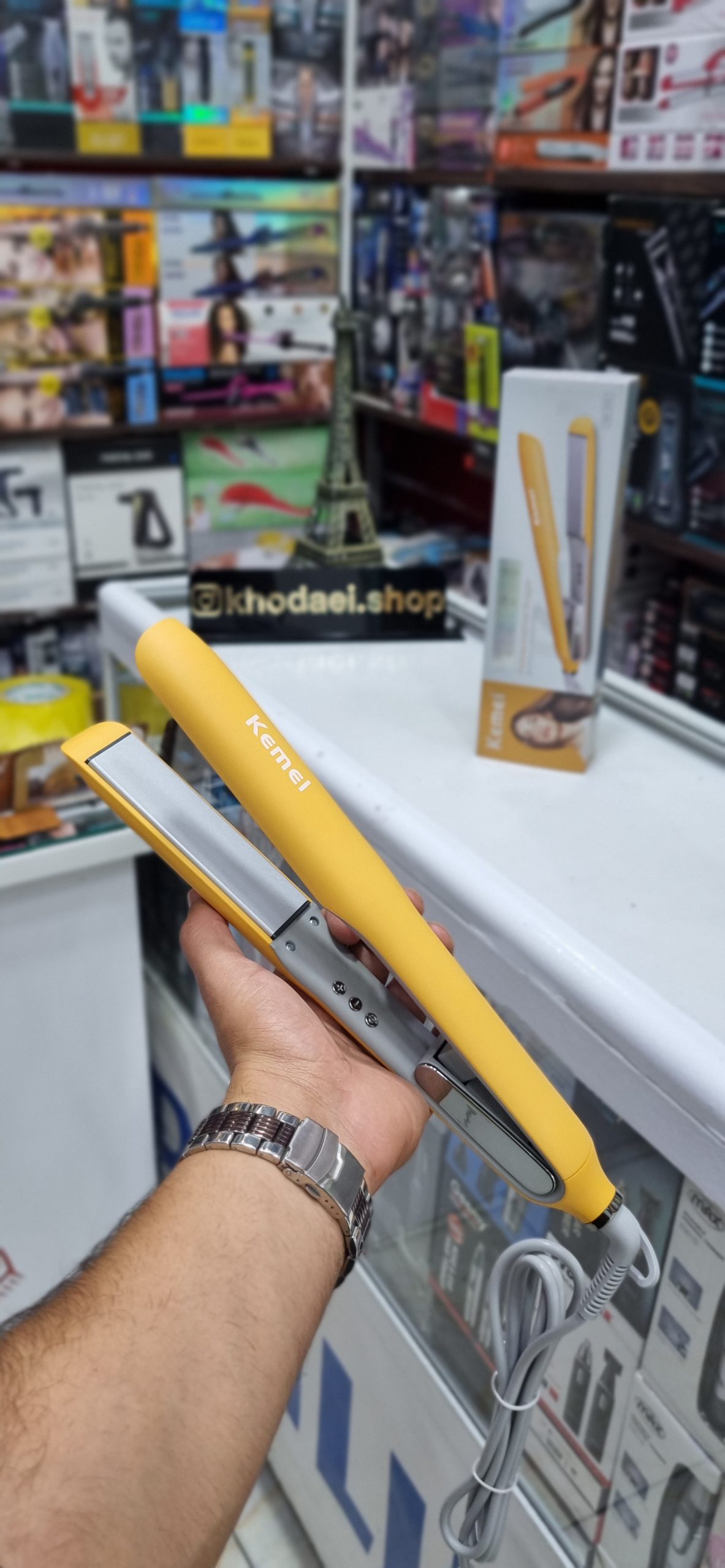 اتو موی حرفه‌ای کیمی مدل KM1395 با صفحات سرامیکی و دما ۲۳۰ درجه — تصویر ۳