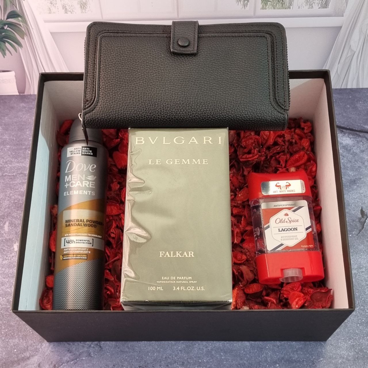 پک هدیه مردانه کد13 | عطر بولگاری فالکار + اسپری داو + مام اولد اسپایس