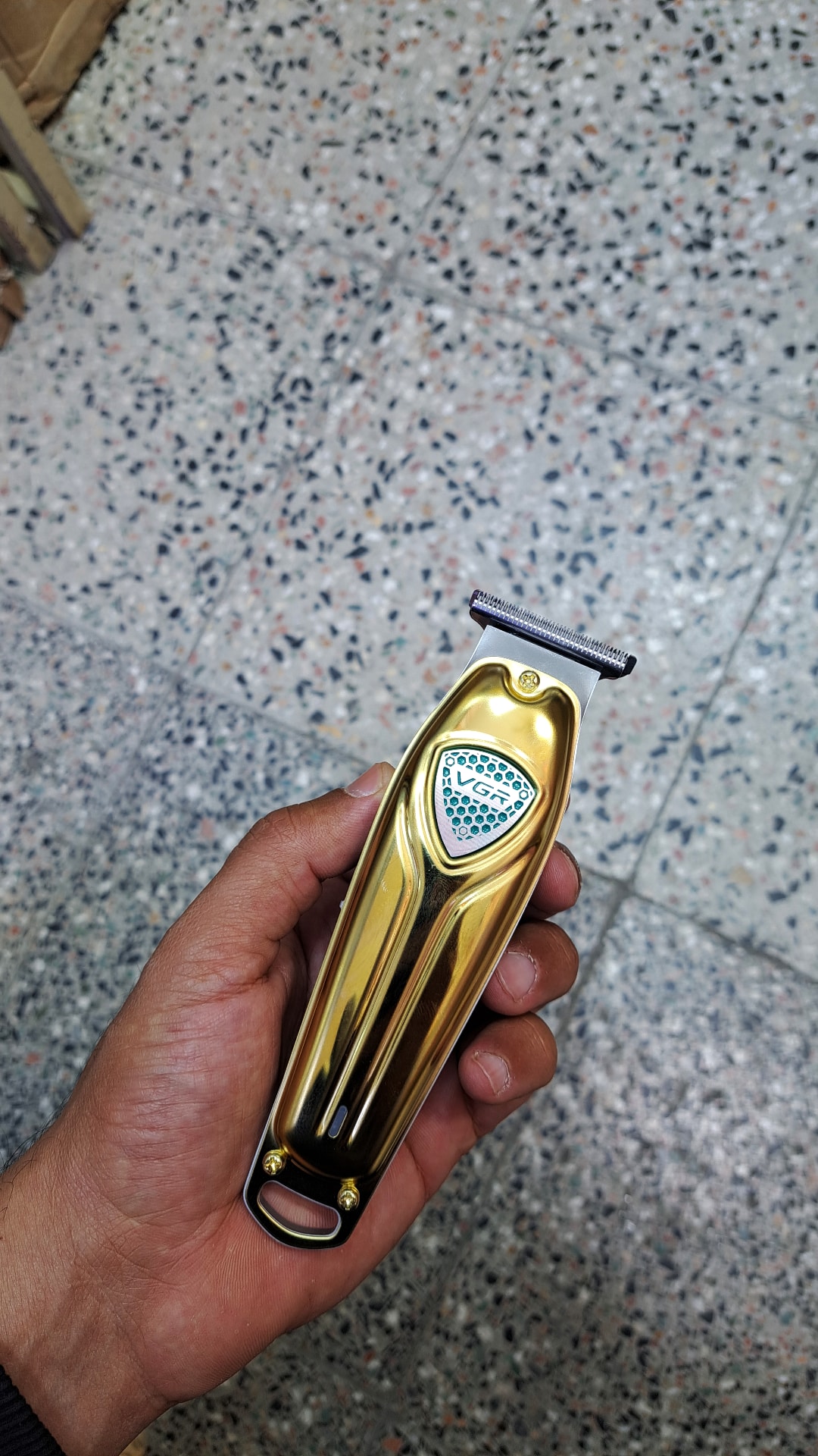 ماشین اصلاح وی جی آر مدل V-911 با تکنولوژی برش مستقیم و صفرزن — تصویر ۳