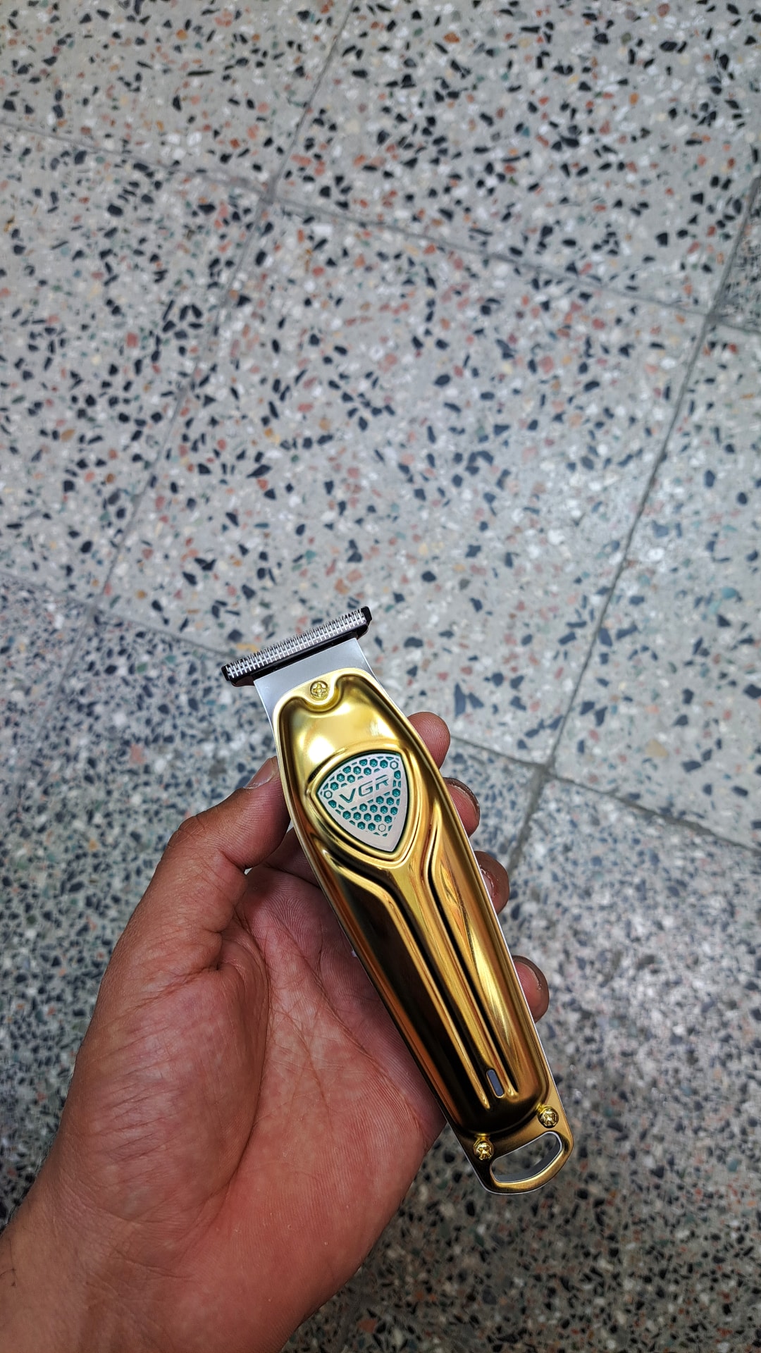 ماشین اصلاح وی جی آر مدل V-911 با تکنولوژی برش مستقیم و صفرزن — تصویر ۴