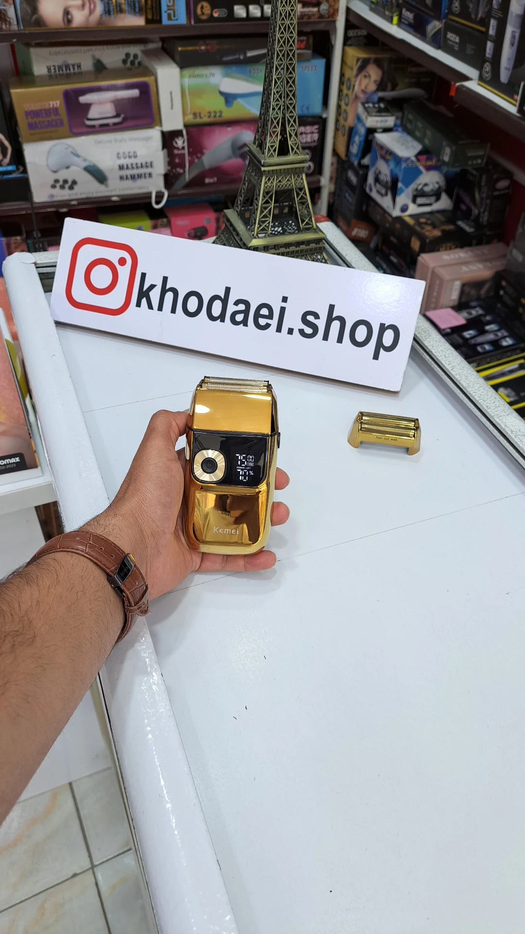 ماشین اصلاح شیور کیمی مدل KM-2028 با تکنولوژی برش مستقیم و ضد آب — تصویر ۴