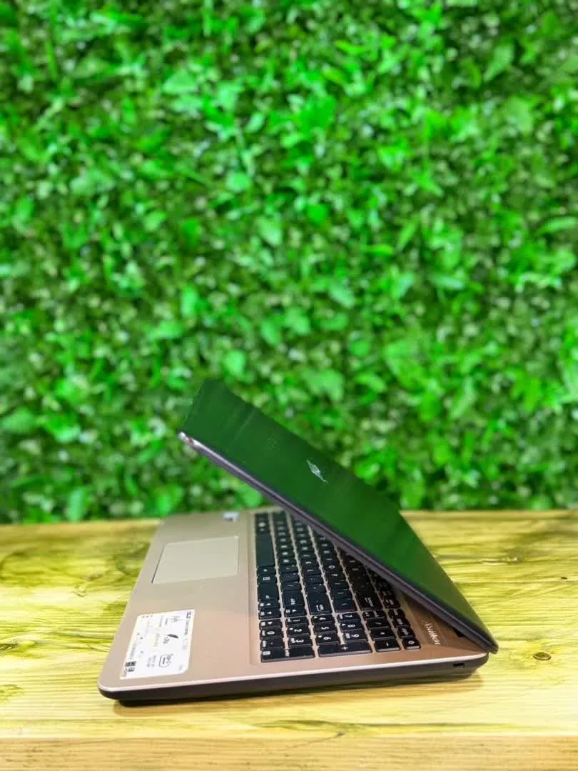 لپ تاپ 8نسلAsus FL 5700u – i7 — تصویر ۵