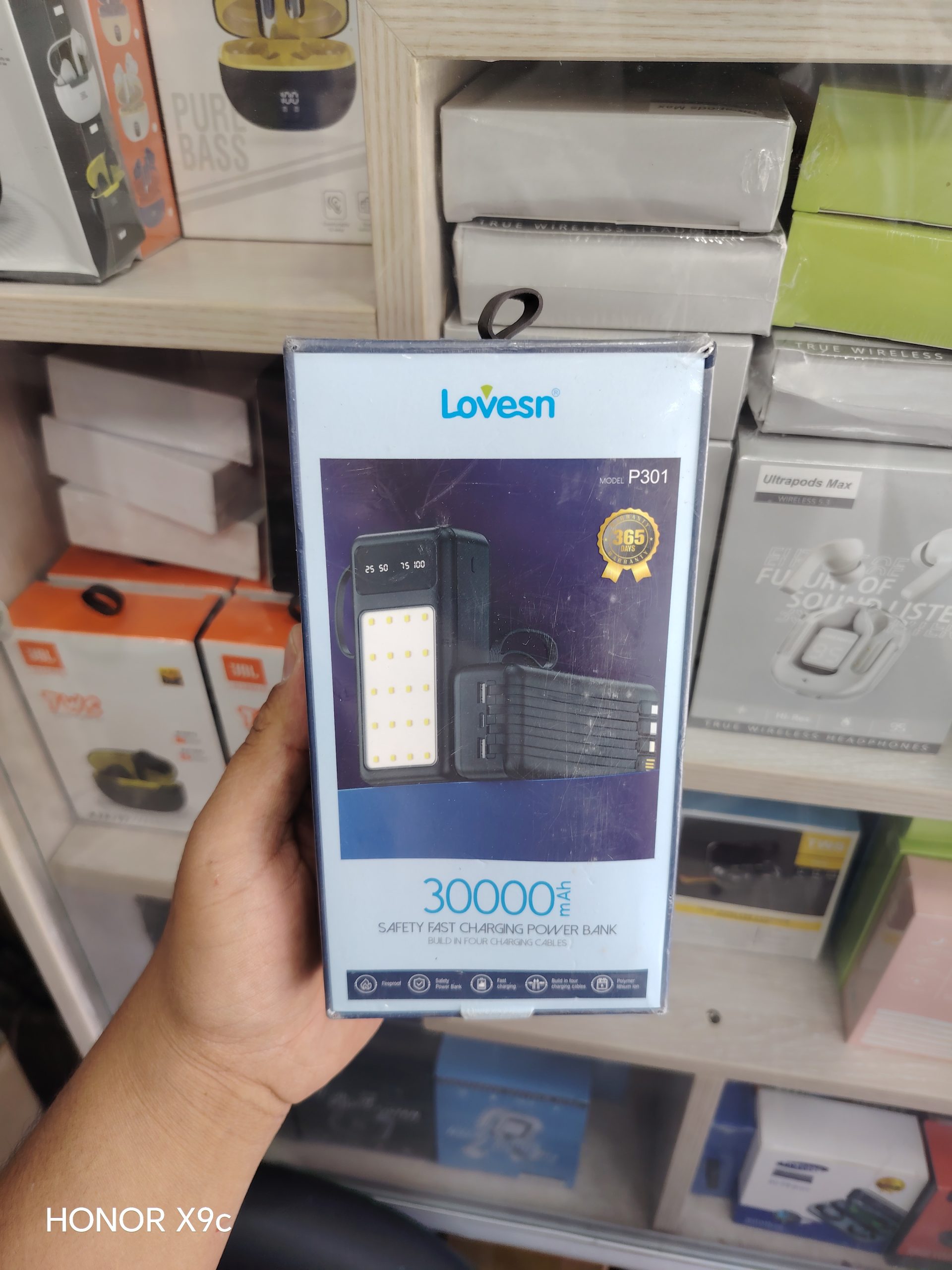 پاور بانک 30000 هزار LOVESN مدل P301 چراغ دار LED