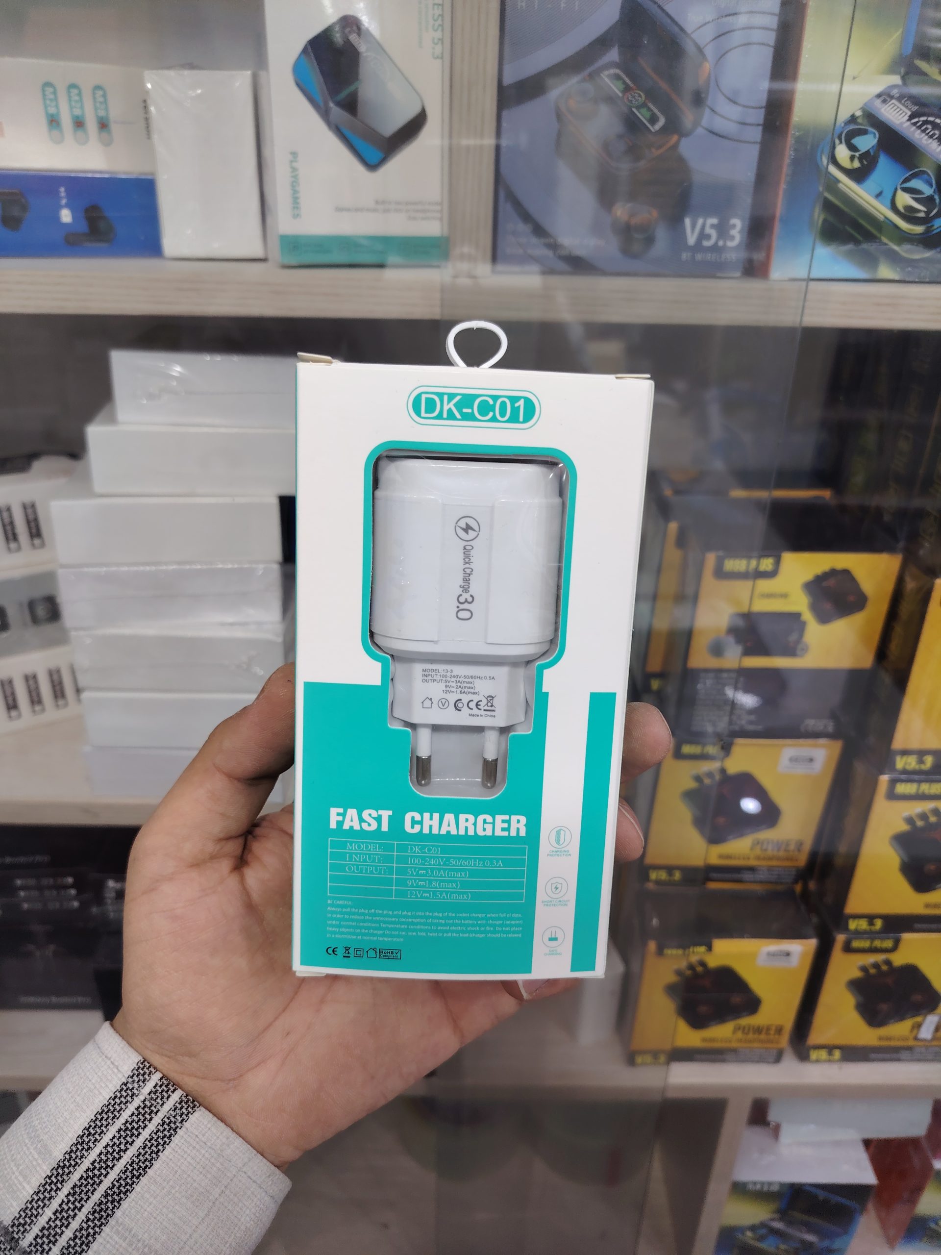 شارژر دیواری میکرو مدل DK-C01 فست شارژ توان 3 امپر فست — تصویر ۲