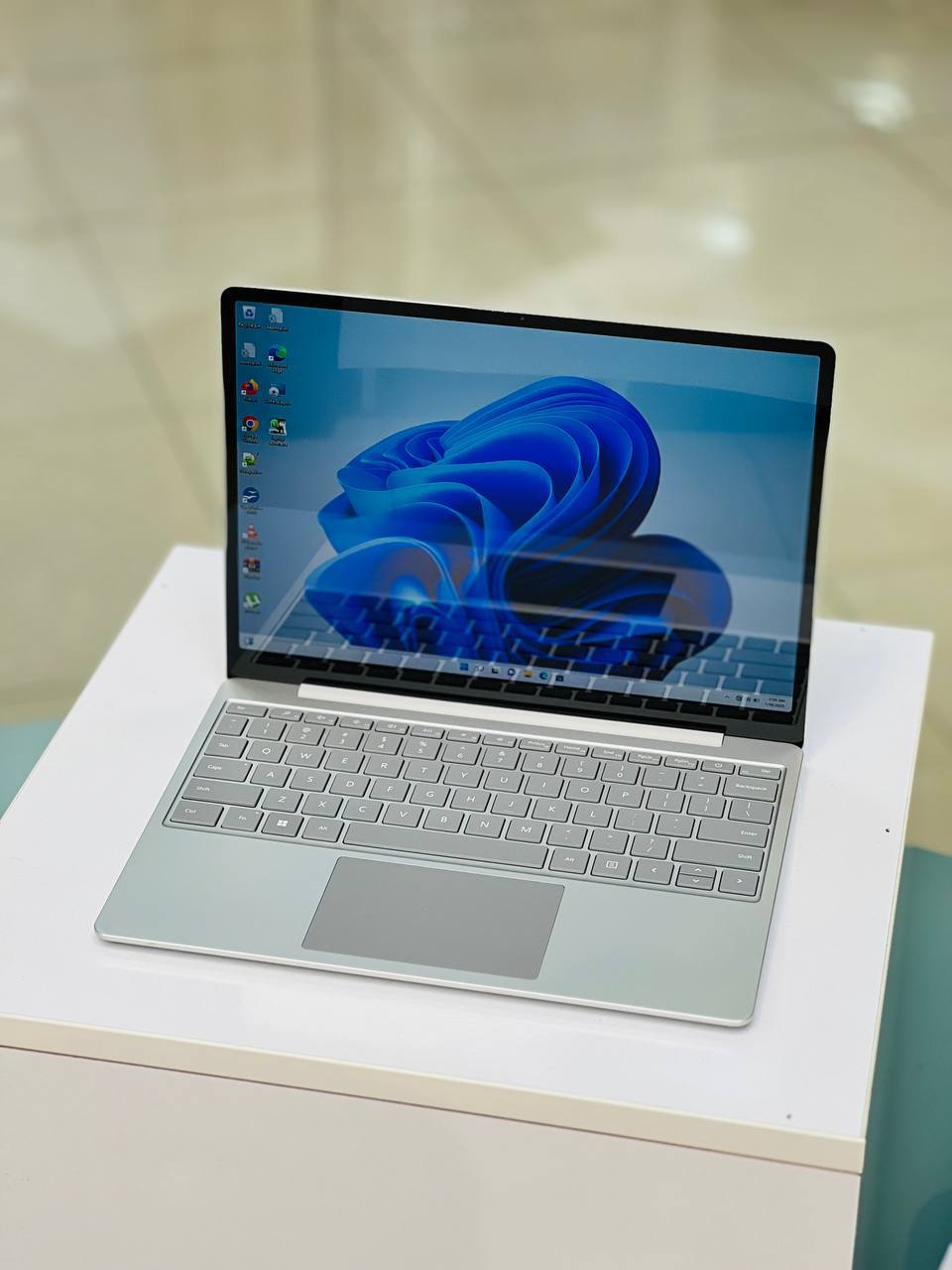 لپ تاپ Surface Laptop Go 3 i5 1235U | 8GB | SSD 256GB | Intel iris xe | 12 inch HD+ Touch