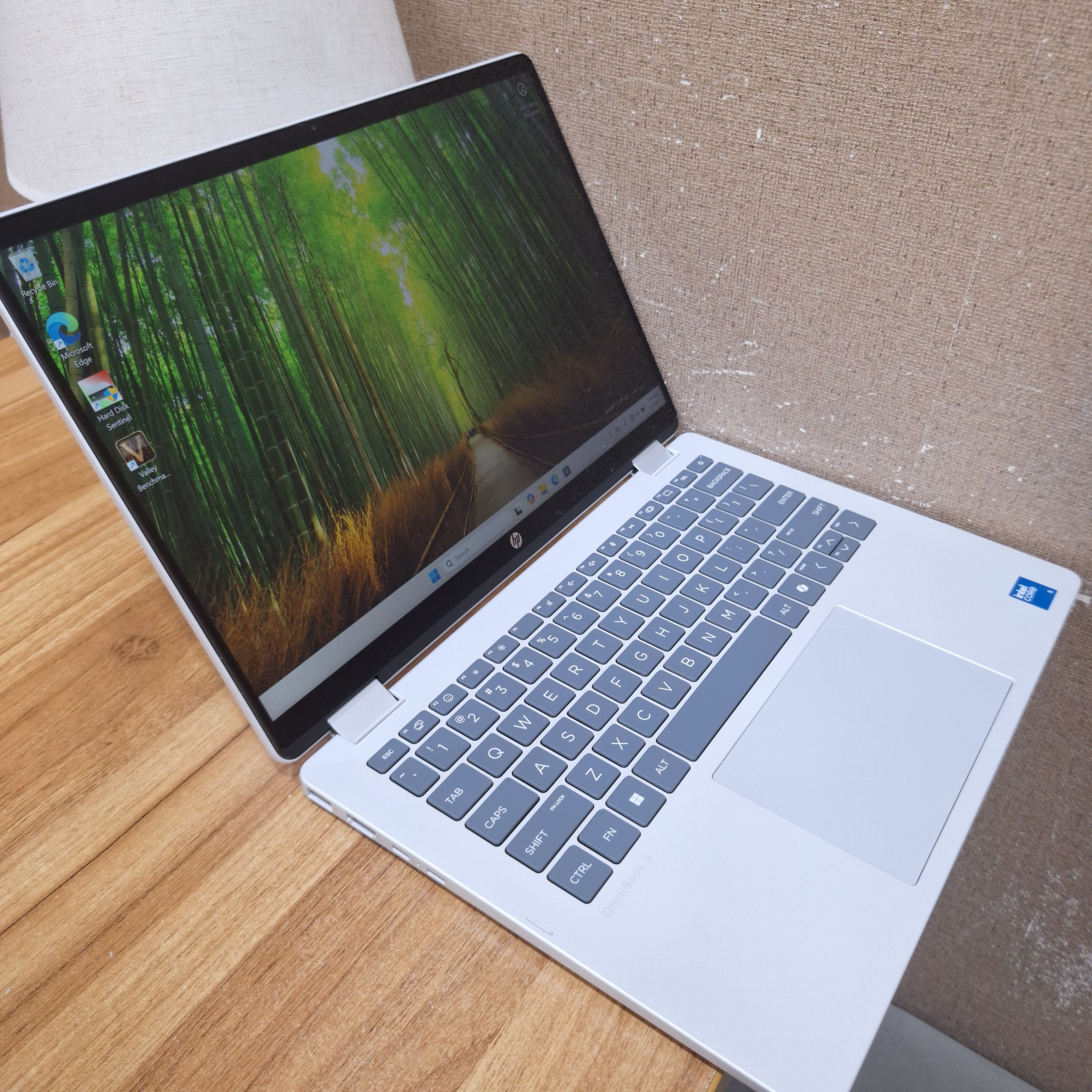 لپ تاپ HP Omnibook 5 Flip Core5 120U | 16GB | SSD 512GB | Intel | 14 inch FHD X360 Touch — تصویر ۲