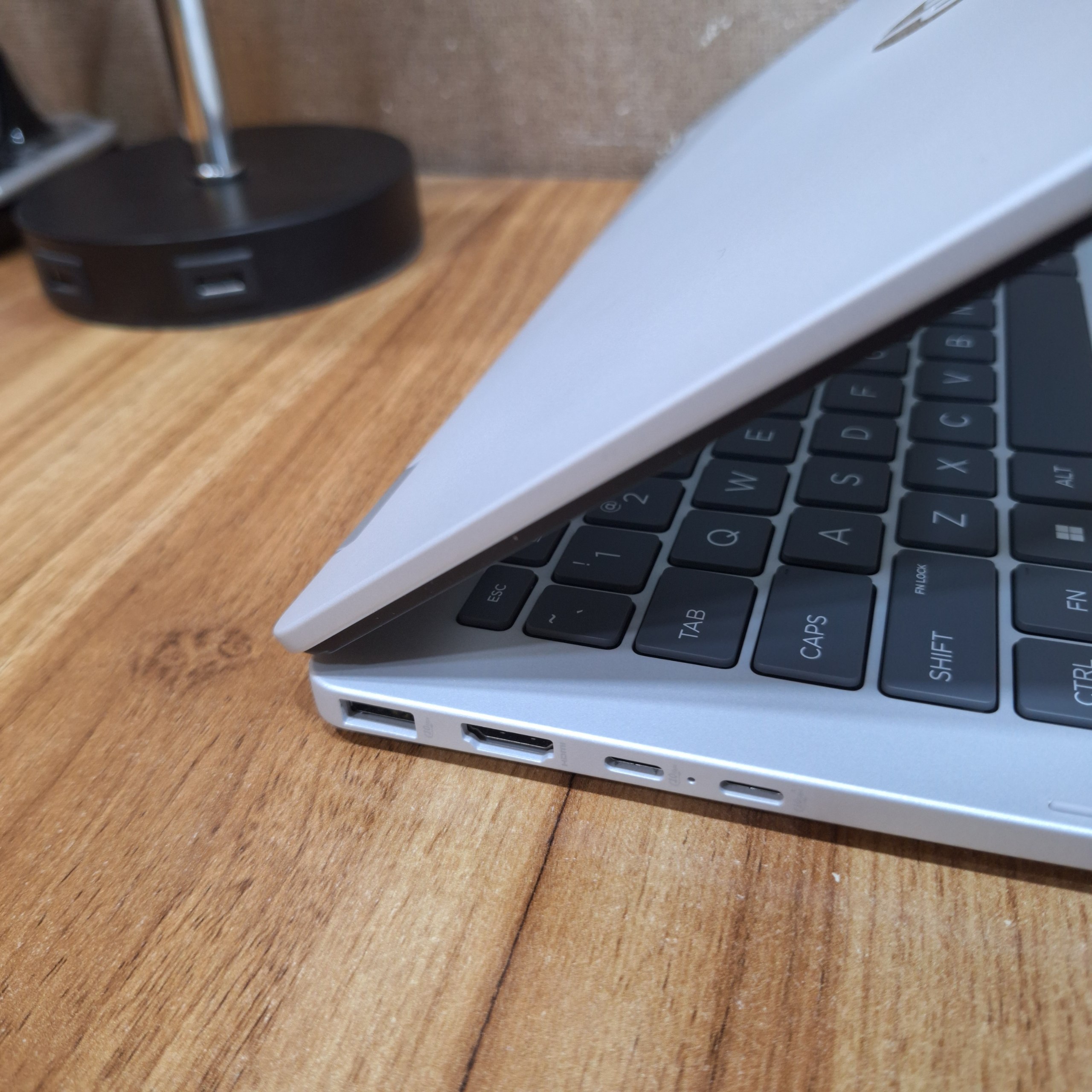 لپ تاپ HP Omnibook 5 Flip Core5 120U | 16GB | SSD 512GB | Intel | 14 inch FHD X360 Touch — تصویر ۶