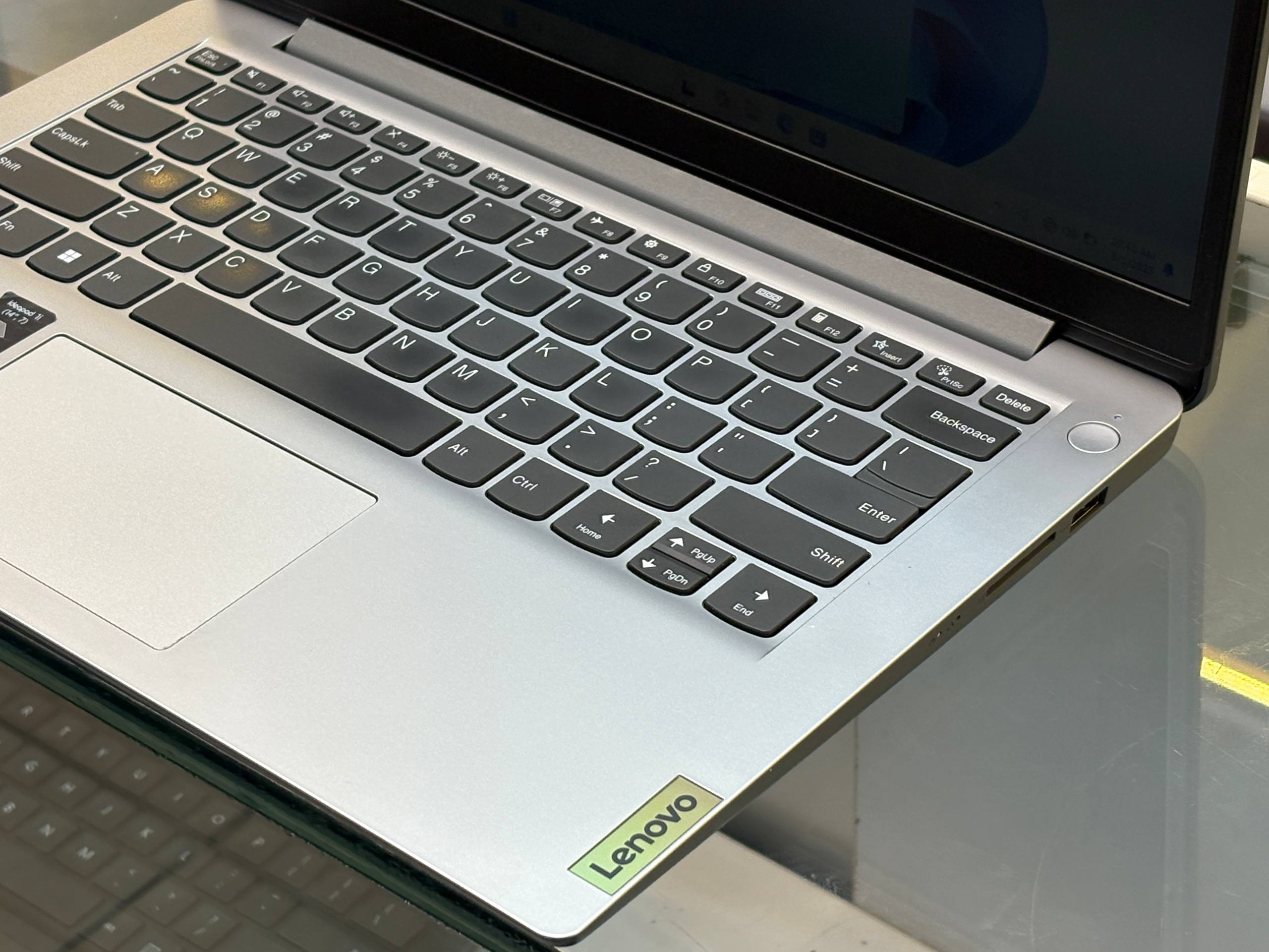 لپ تاپ Lenovo Ideapad 1 Celeron N4020 | 4GB | 512GB HDD + 64GB SSD | Intel UHD | 14 inch HD — تصویر ۴