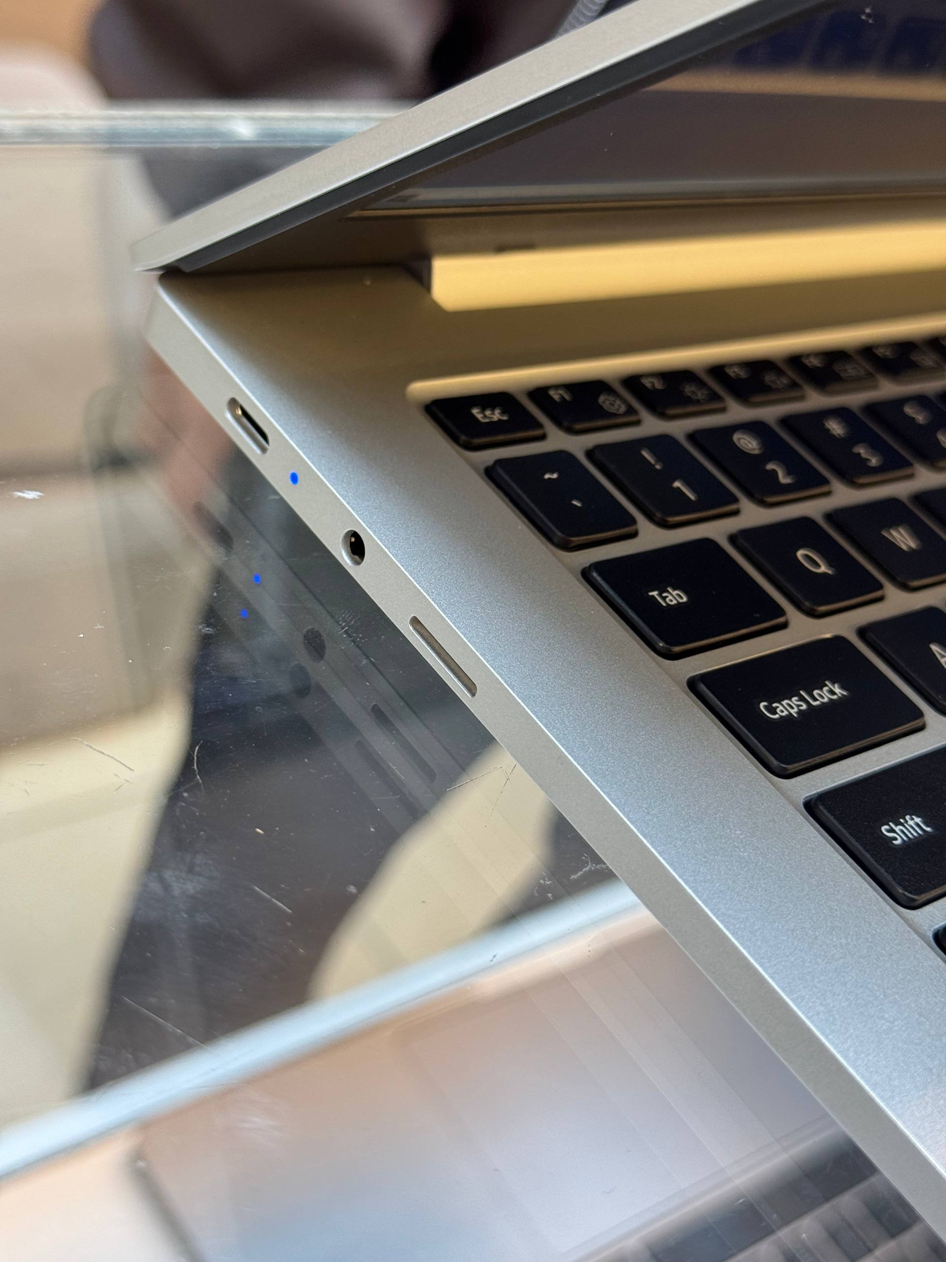 لپ تاپ Samsung Galaxy Book Go Snapdragon Gen2 | 4GB | SSD 128GB | Adreno 1GB | 14 inch FHD — تصویر ۳