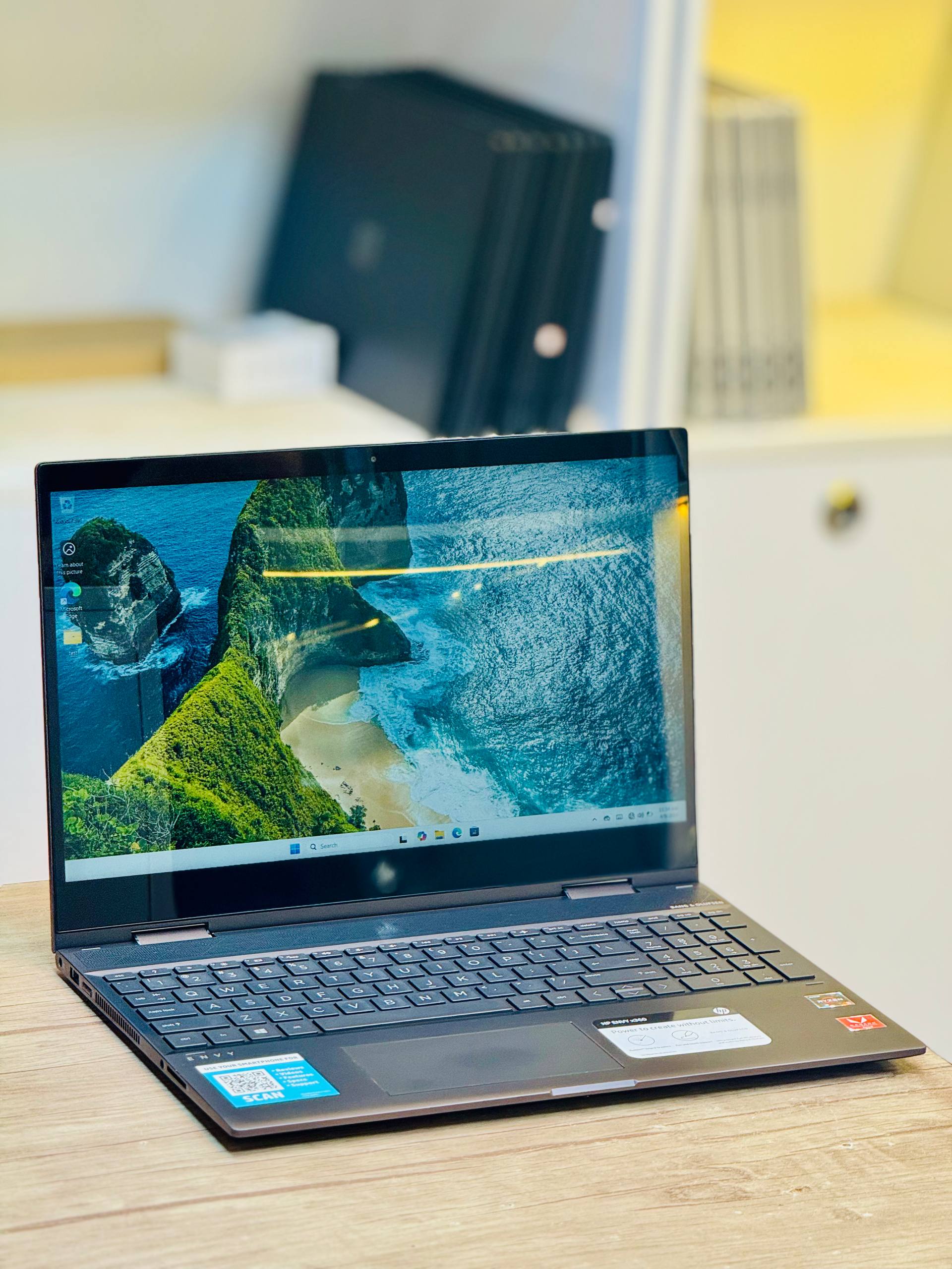 لپ تاپ HP Envy 15 R5 3500U | 8GB | SSD 256GB | 2GB Vega 8 | 15.6 inch X360 Touch