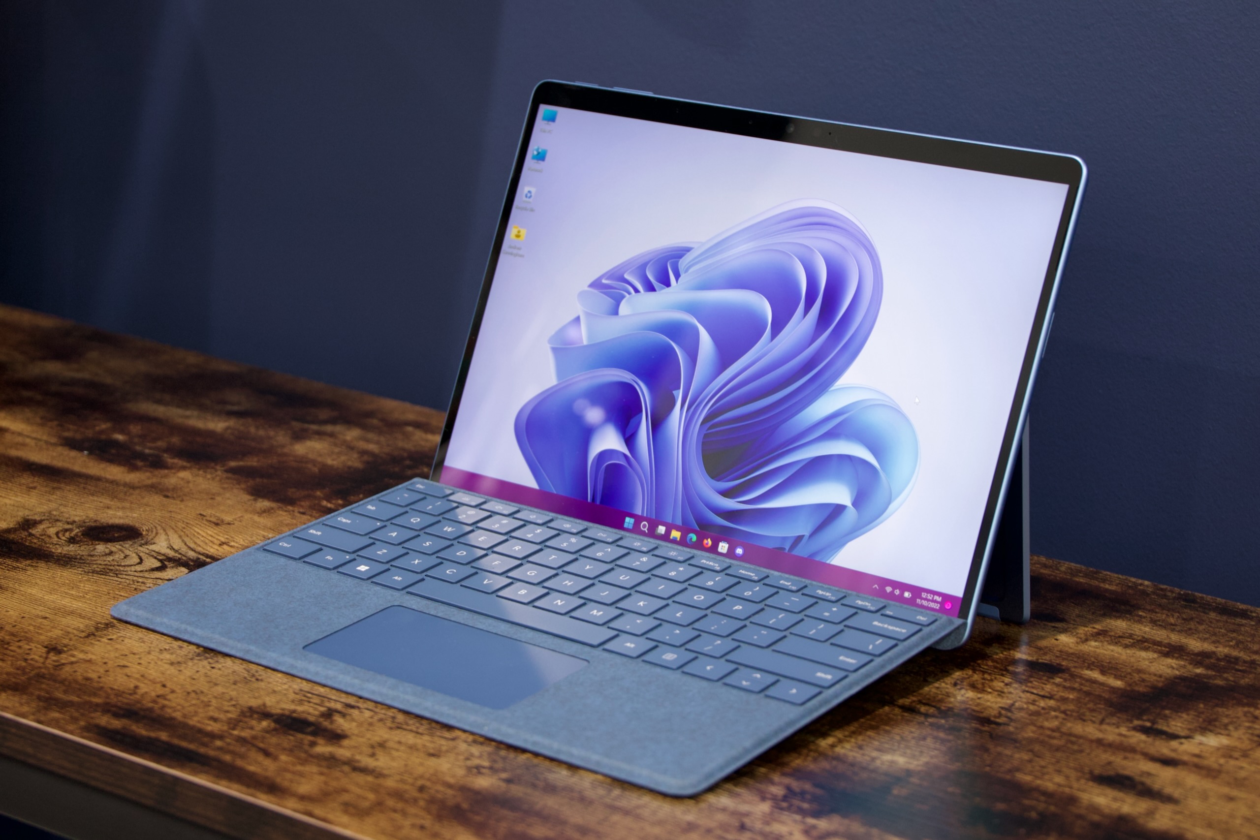 لپ تاپ Surface Pro 9 i5 1285G7 | 16GB | SSD 256GB | Intel UHD | 13 inch Touch