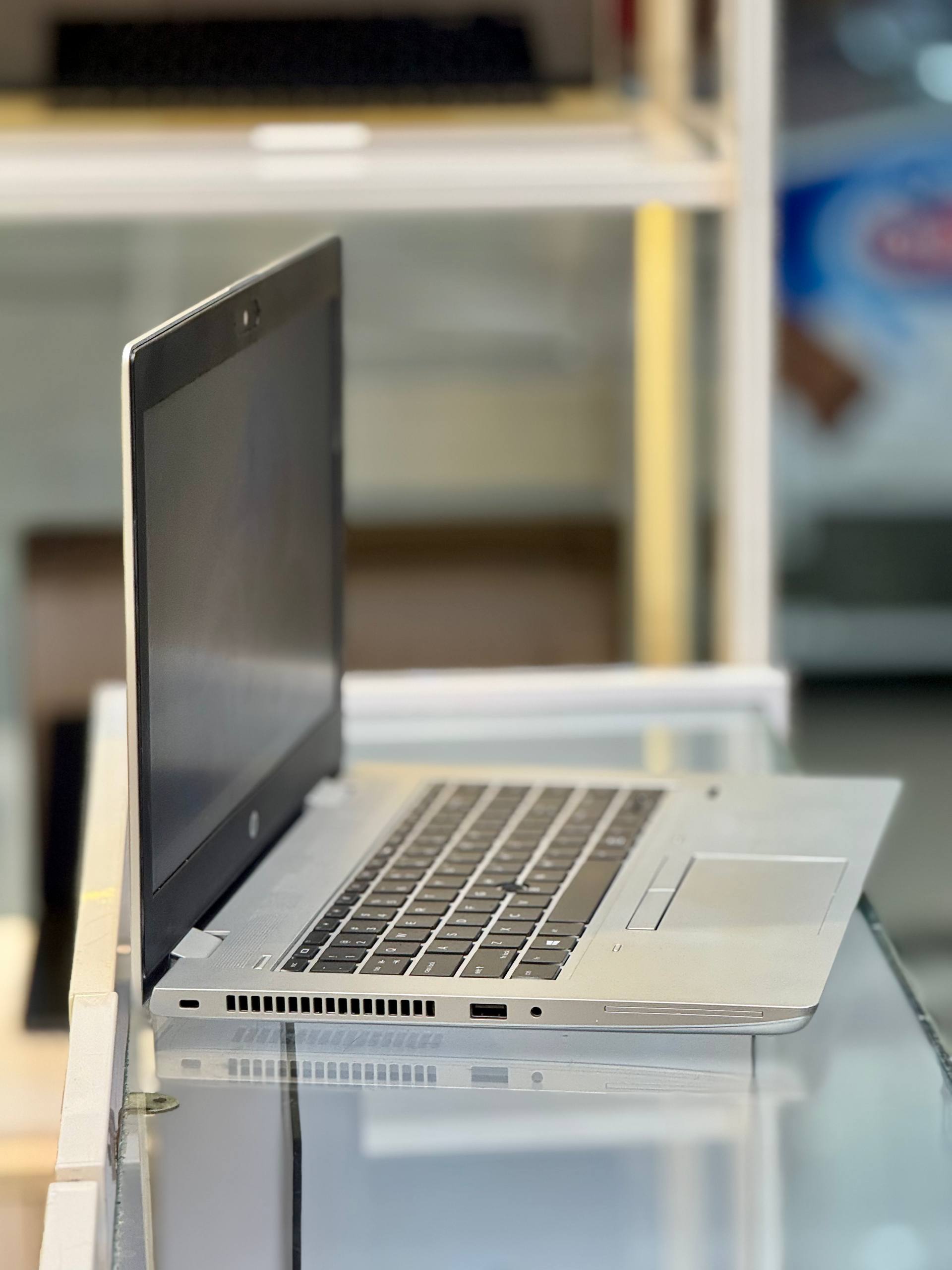 لپ تاپ HP Elitebook 650 G3 i7 7820HQ | 8GB | SSD 256GB | Intel HD | 15.6 inch HD — تصویر ۳
